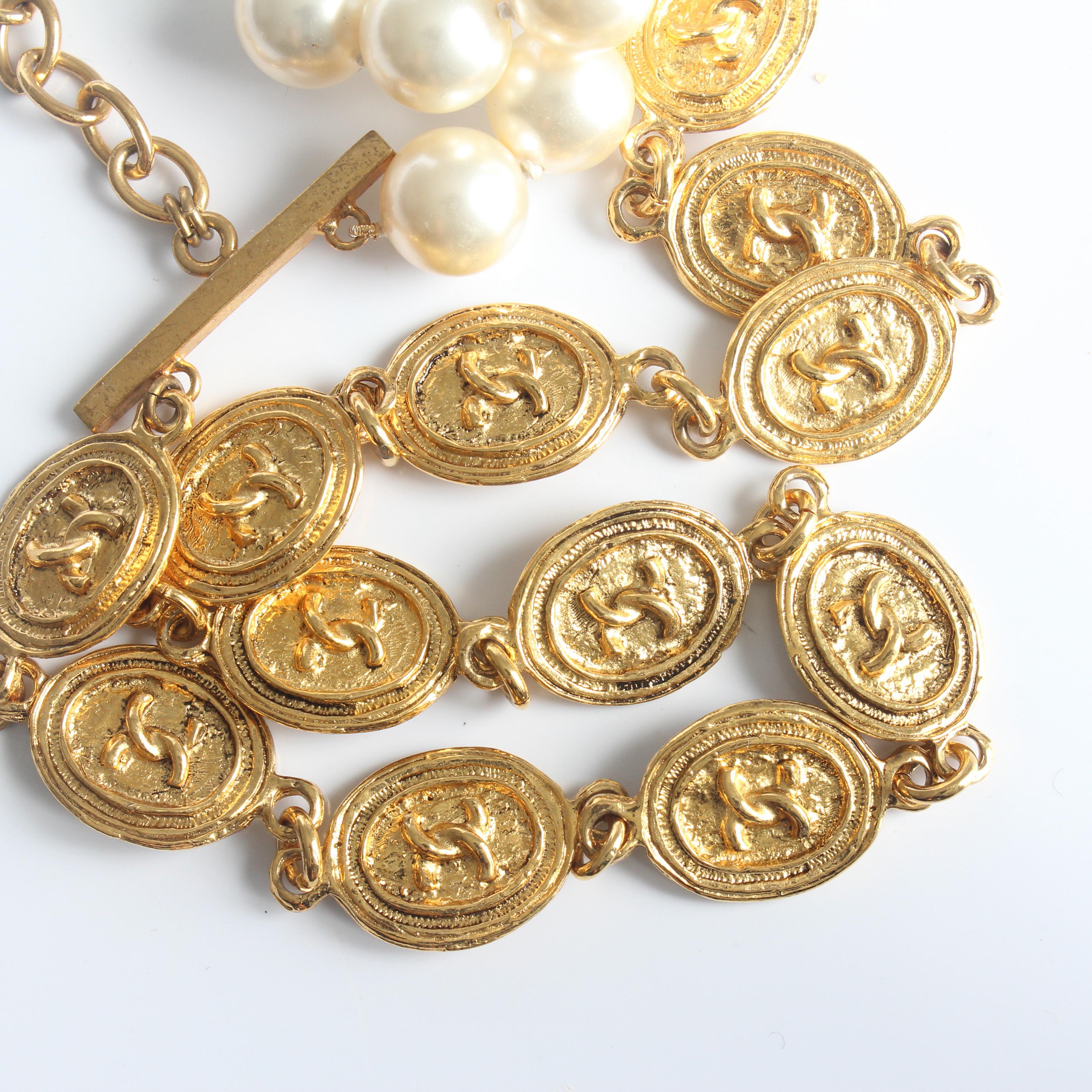 Chanel Necklace Large Medallion Pendant Poured Glass Pearls Vintage 90s + COA For Sale 10