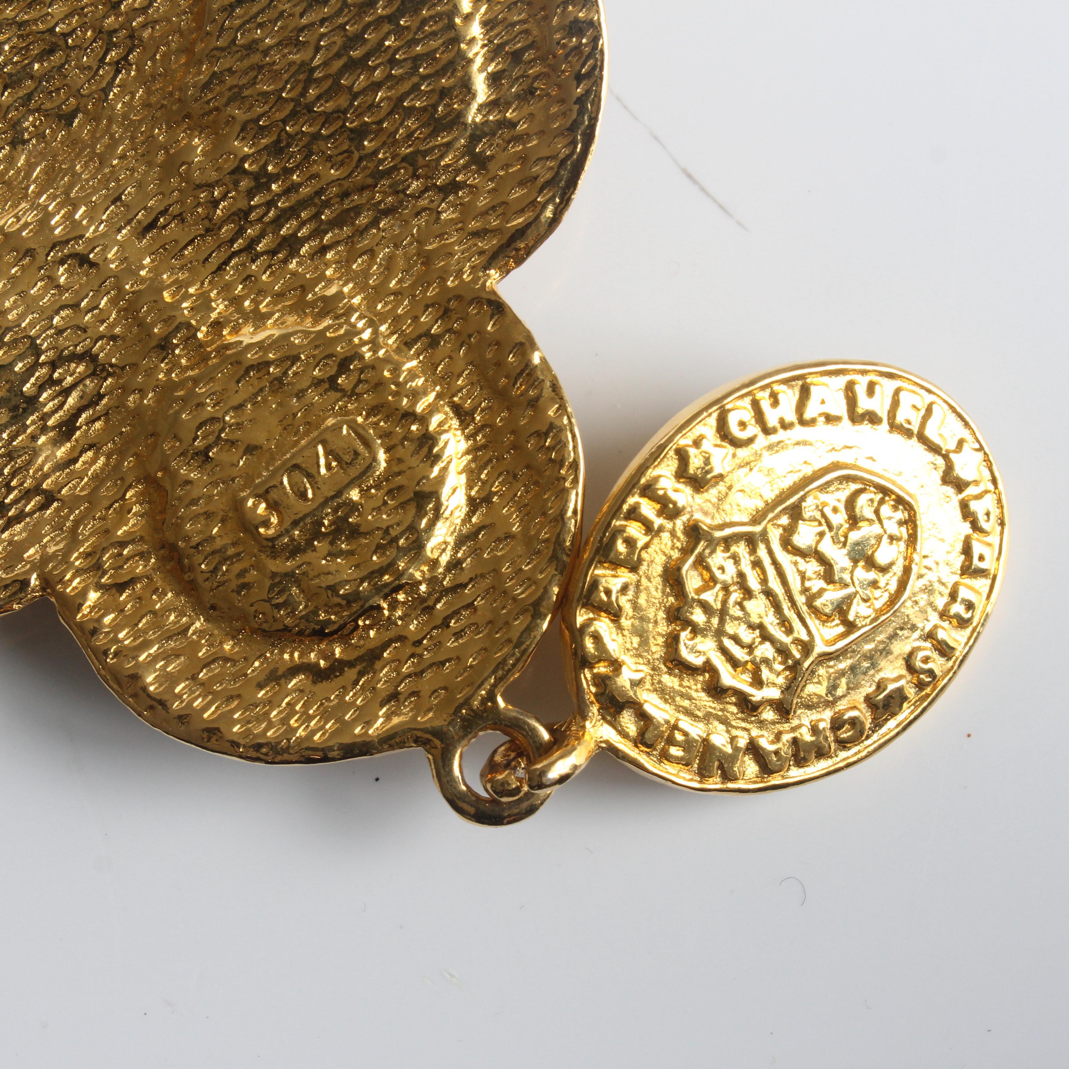 Chanel Necklace Large Medallion Pendant Poured Glass Pearls Vintage 90s + COA For Sale 13