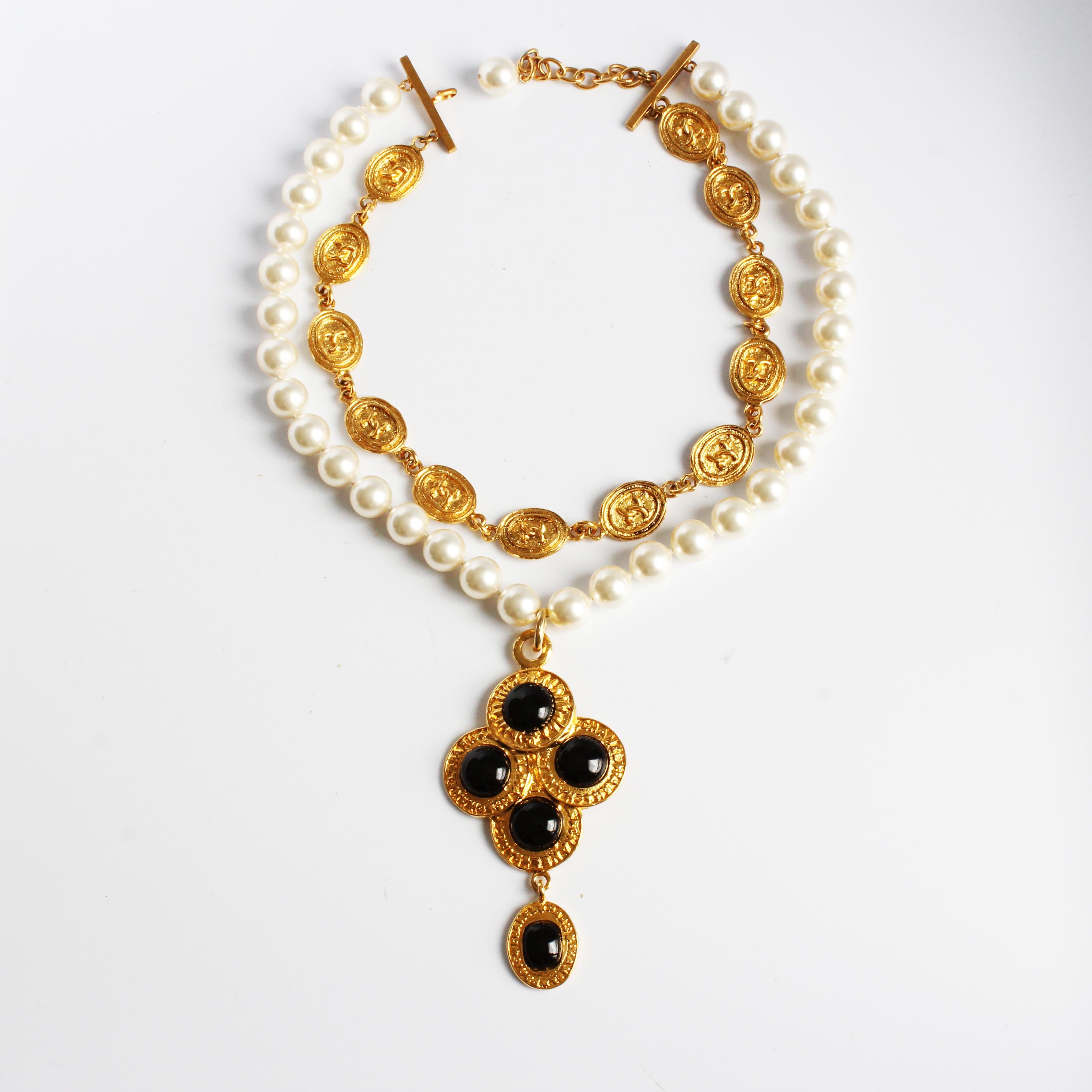 Contemporary Chanel Necklace Large Medallion Pendant Poured Glass Pearls Vintage 90s + COA For Sale