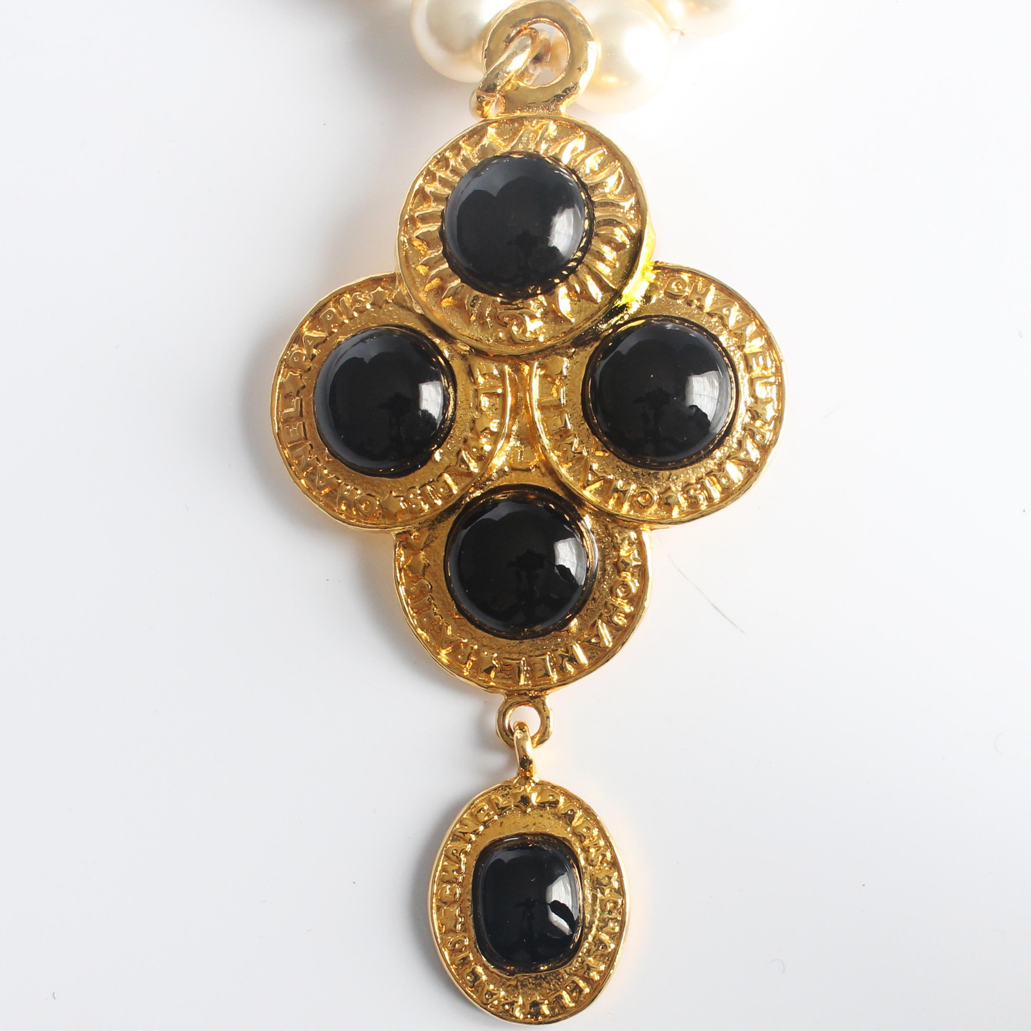 Chanel Necklace Large Medallion Pendant Poured Glass Pearls Vintage 90s + COA For Sale 2