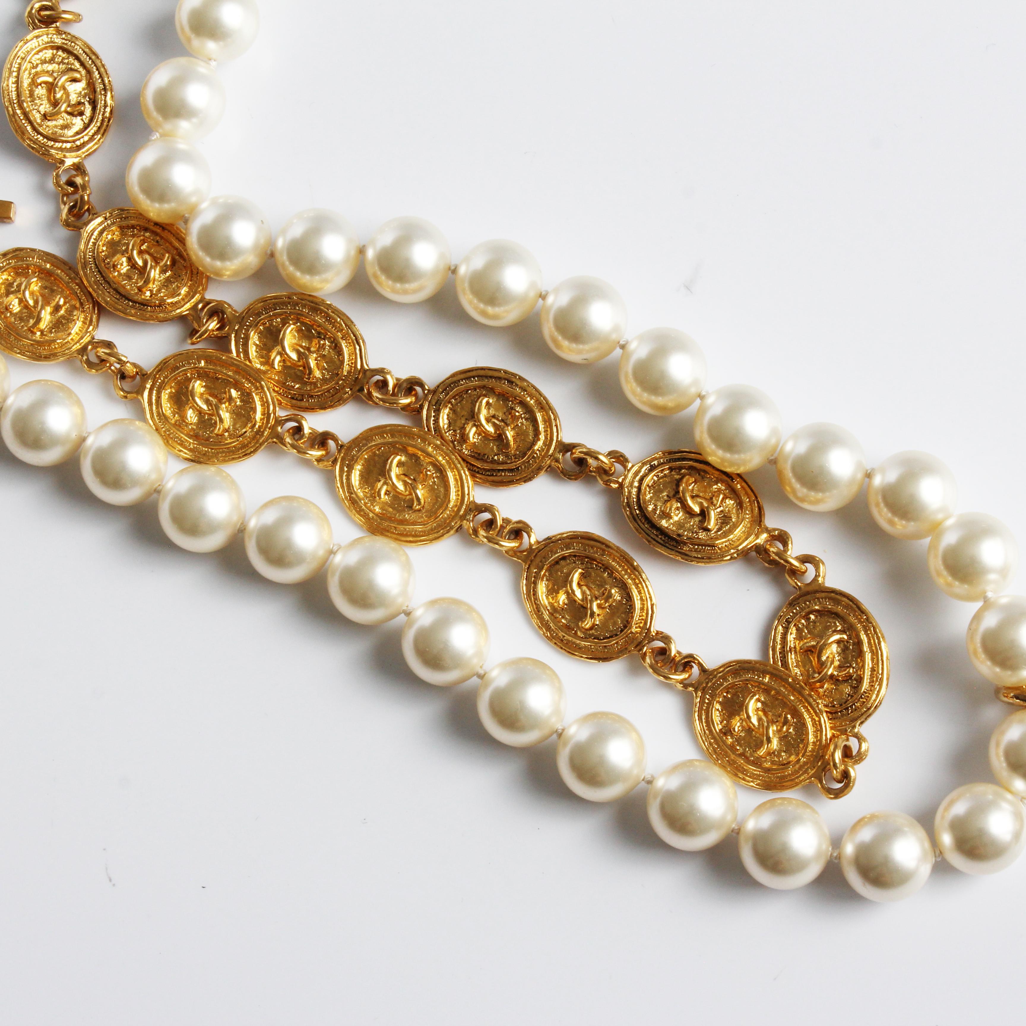 Chanel Necklace Large Medallion Pendant Poured Glass Pearls Vintage 90s + COA For Sale 3