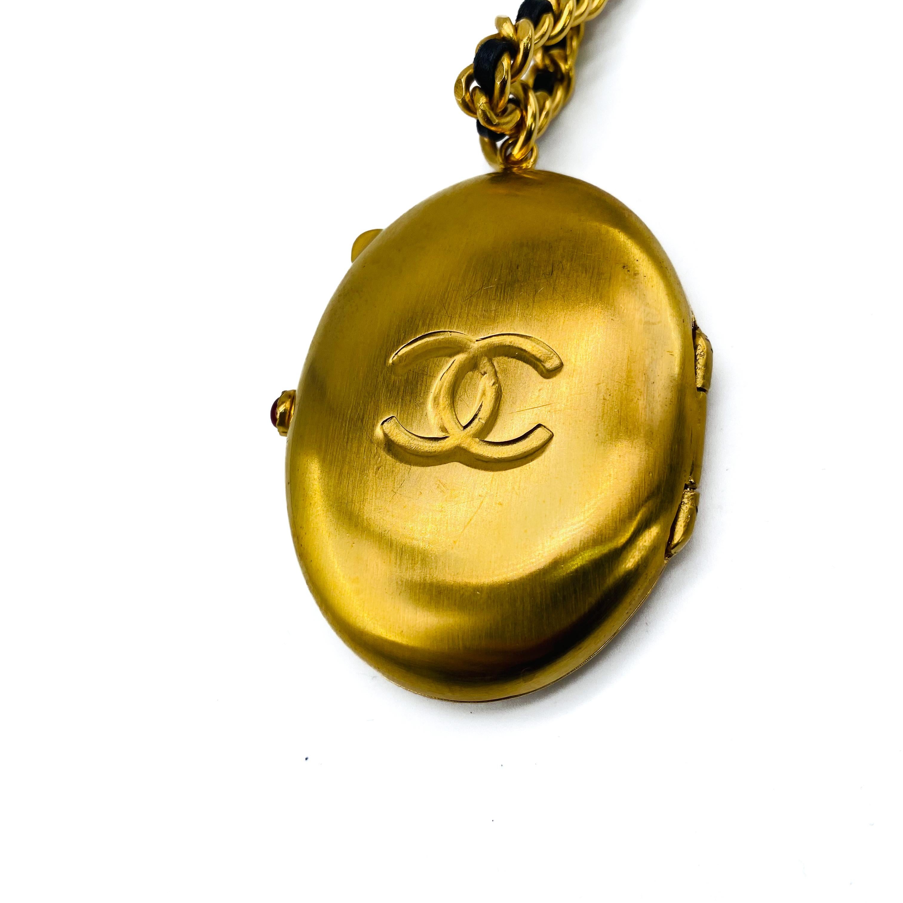 CHANEL Necklace Vintage 1990s Locket 5