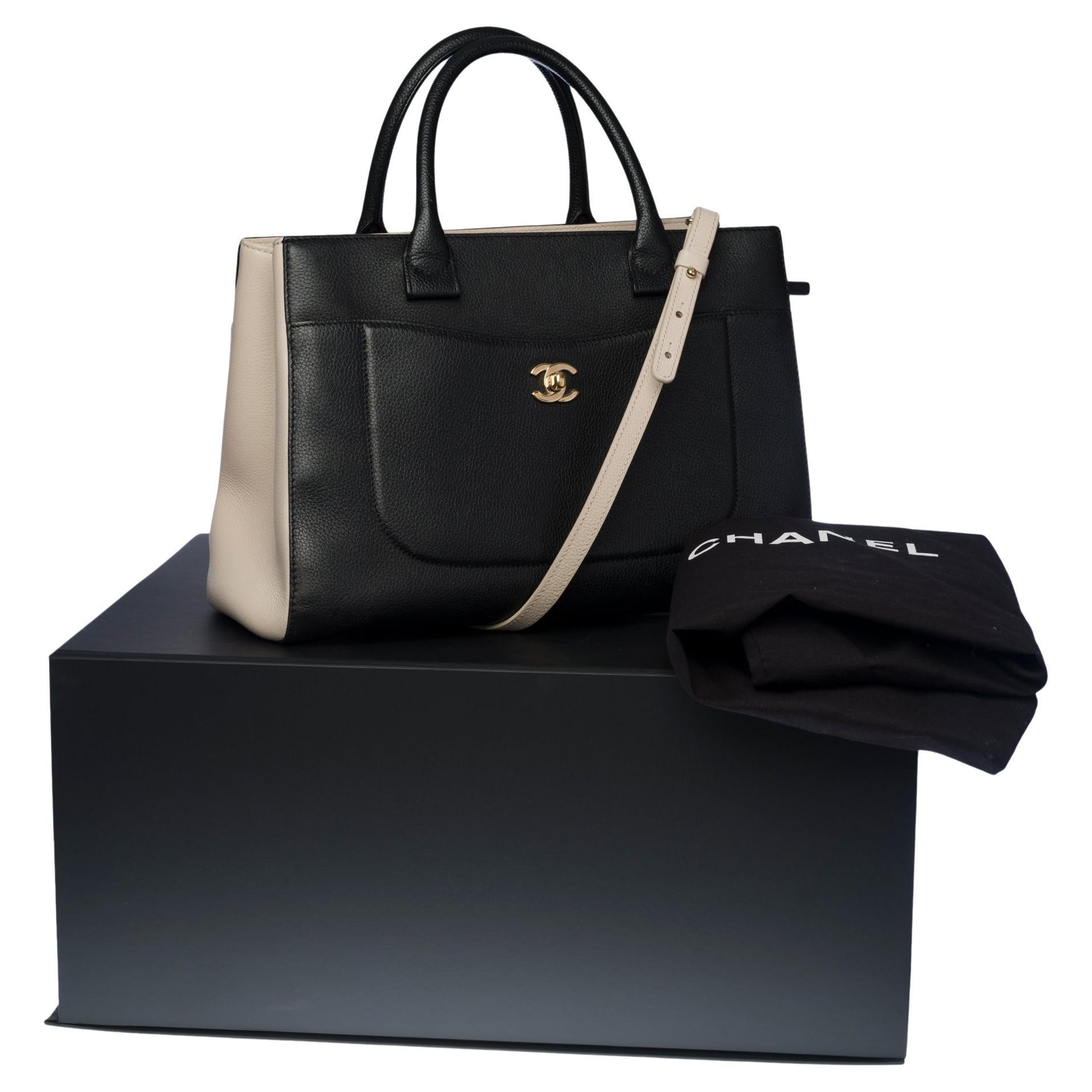 Chanel Neo Executive Tote bag strap in black and beige grained