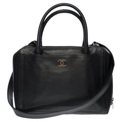 Chanel Neo Executive Tote bag with shoulder strap in Black grained leather, SHW