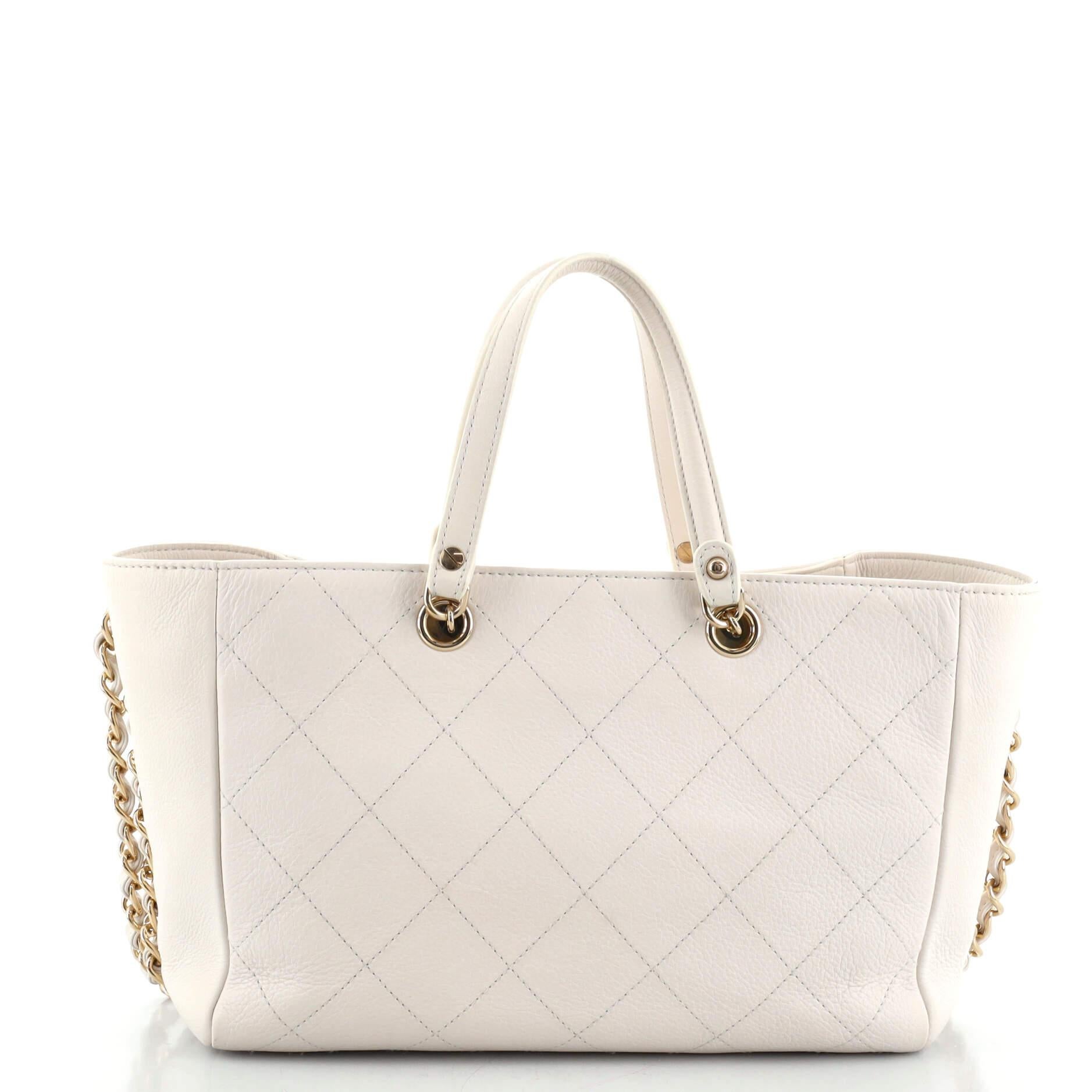 Chanel Neo Soft Shopping Tote Trapuntata in pelle di toro Small In condizioni buone a NY, NY