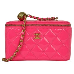 Chanel Neon Barbie Rosa Lackleder Perle Crush Kleine Waschtischtasche