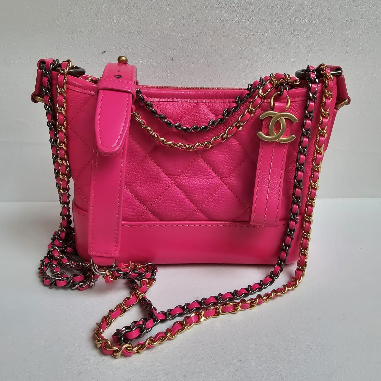 Chanel Neon Pink Small Gabrielle Bag In Good Condition For Sale In Jakarta, Daerah Khusus Ibukota Jakarta