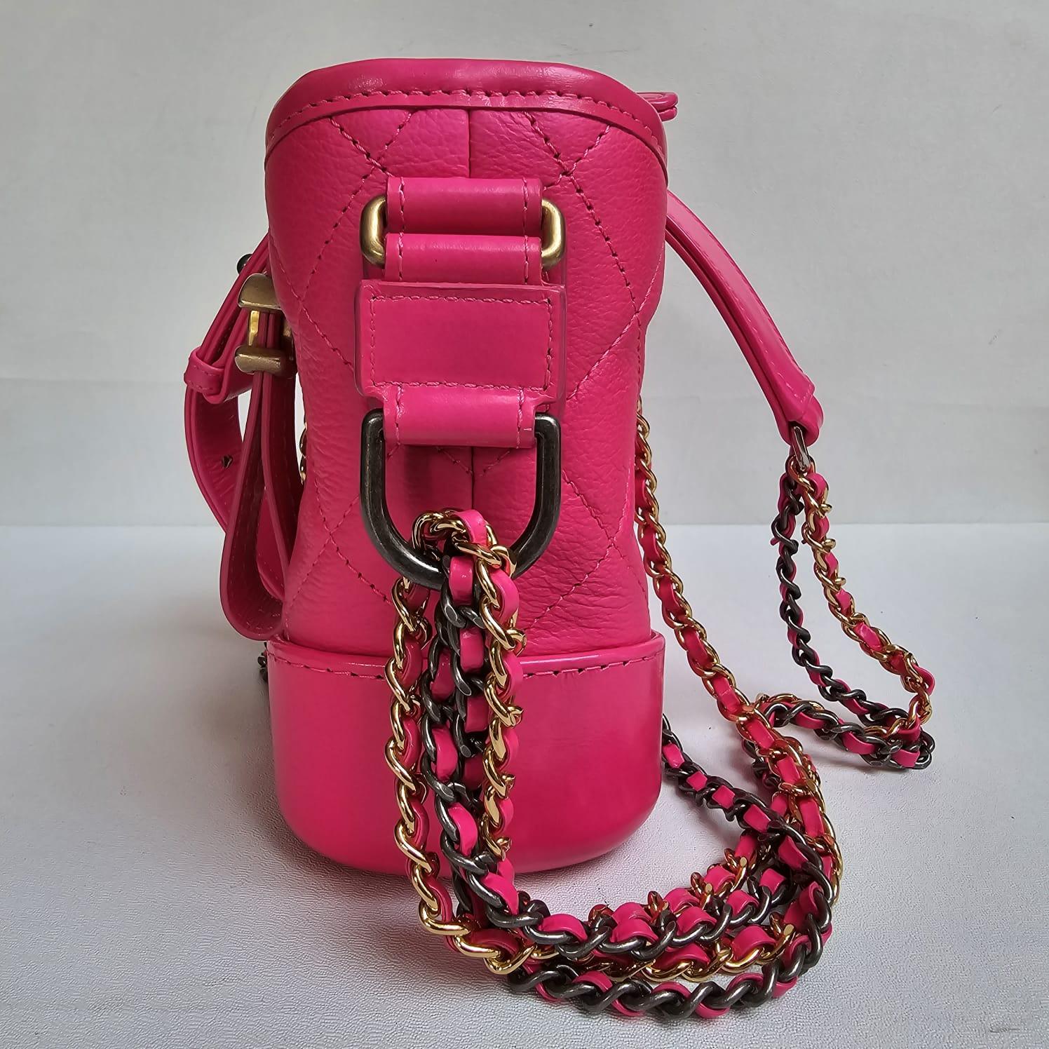 Chanel Kleine Gabrielle-Tasche in Neonrosa im Angebot 5