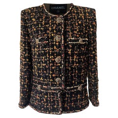 Chanel New 2019 Most Hunted Black Tweed Jacket (Veste en tweed noir)