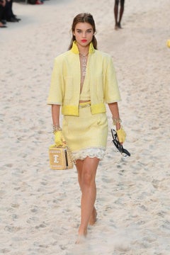 CHANEL New 2019 Spring Yellow Tweed Bomber Jacket 36 FR