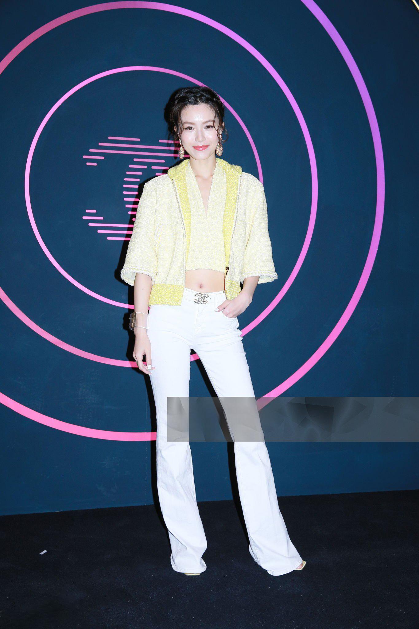 Femenino o masculino CHANEL Nueva Primavera 2019 Chaqueta bomber de tweed amarillo 36 FR en venta