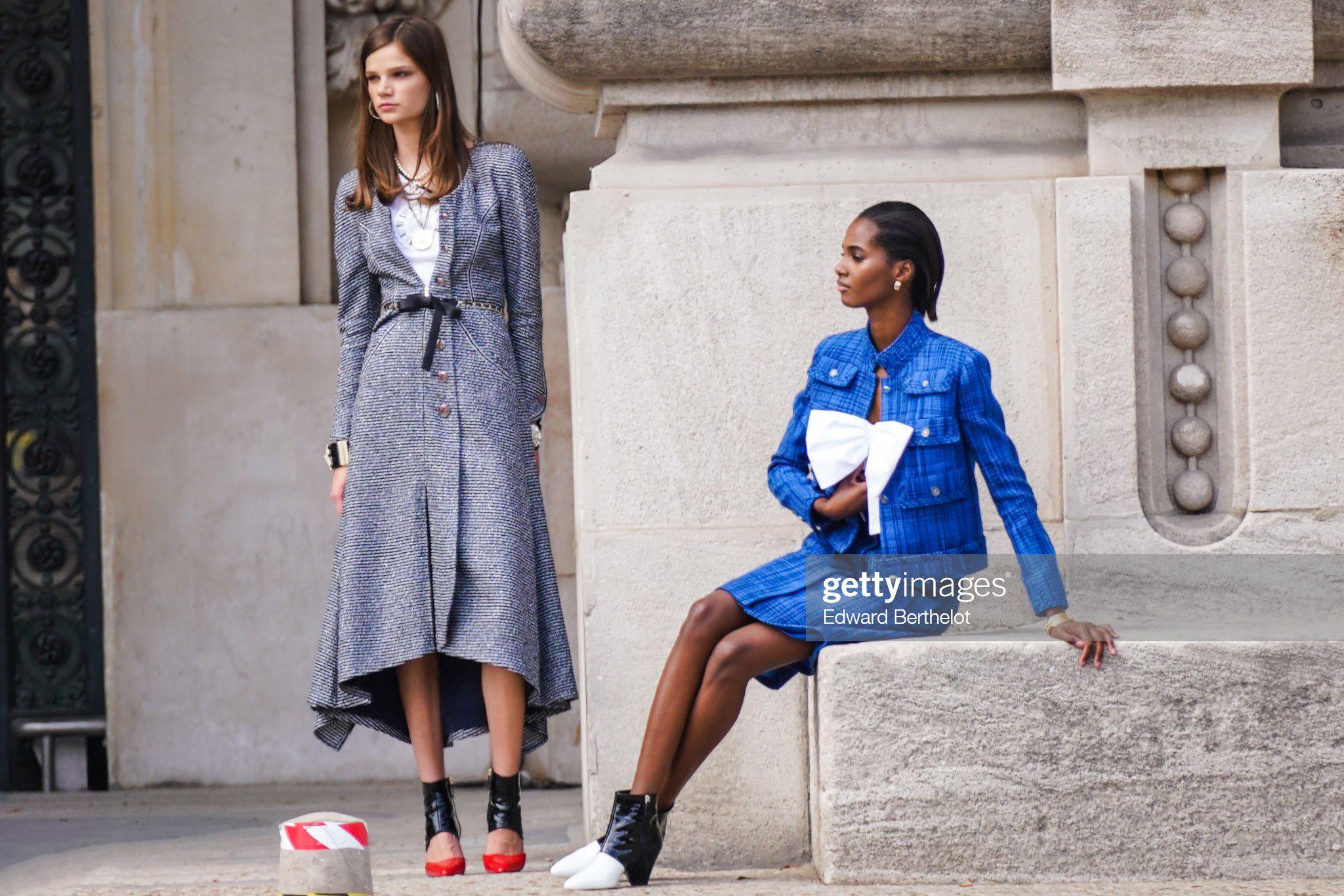 Women's or Men's Chanel New 2020 Iconic Royal Blue Tweed Jacket