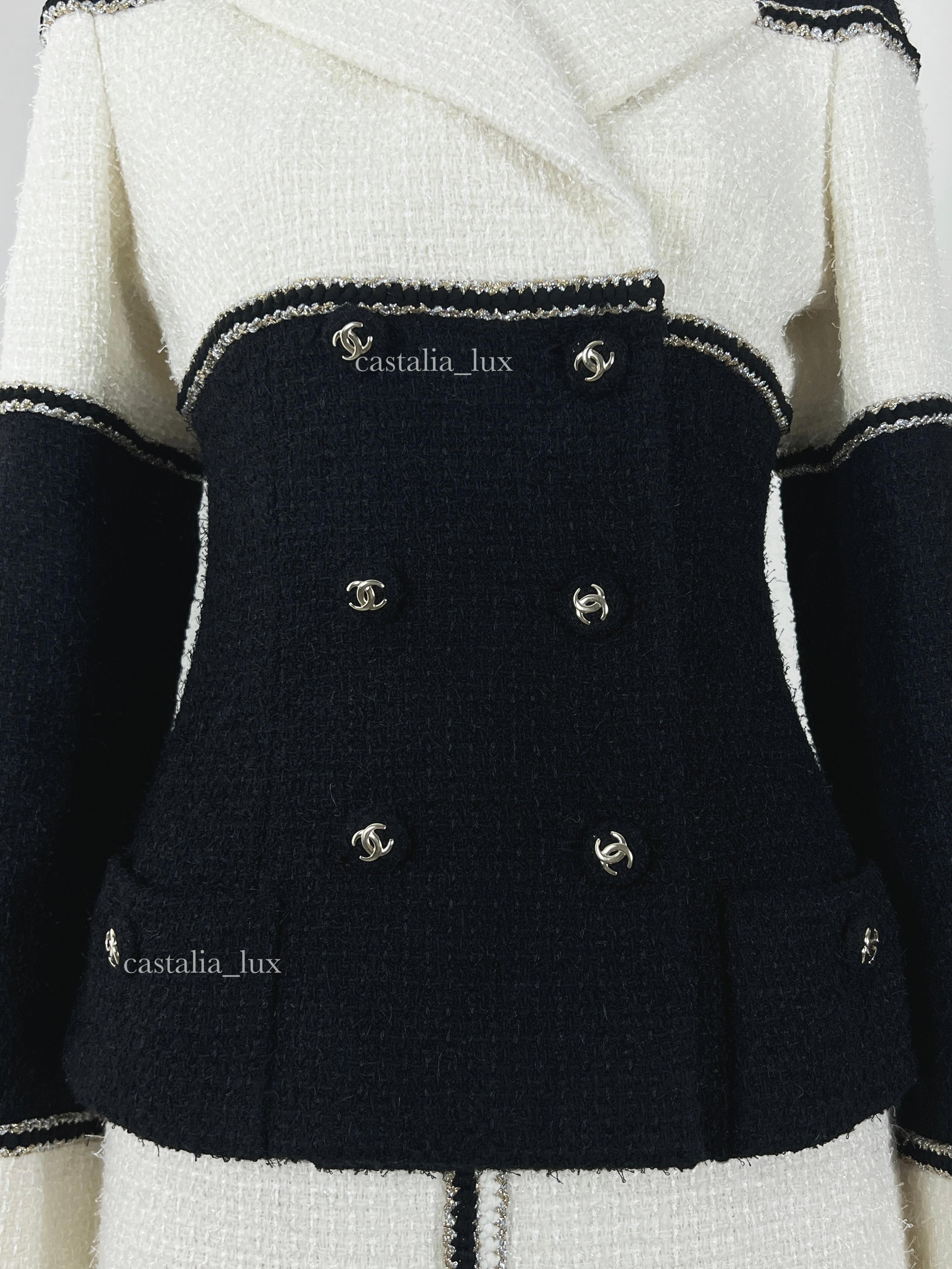 Chanel Nouveau 2020 - Ensemble en tweed Lesage emblématique 5
