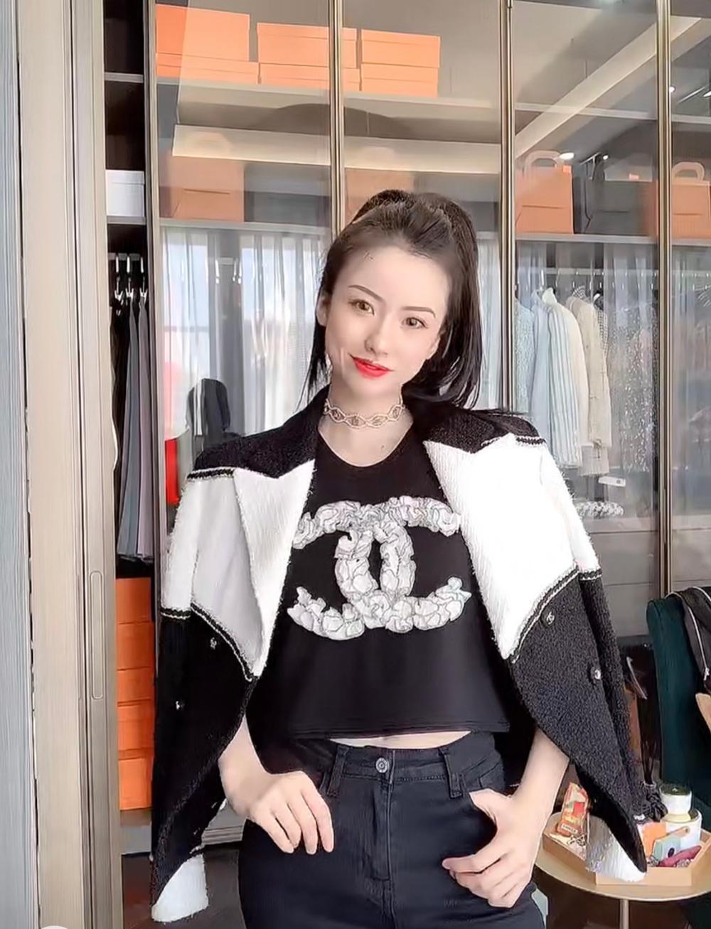  Chanel Nouveau 2020 - Ensemble en tweed Lesage emblématique Unisexe 