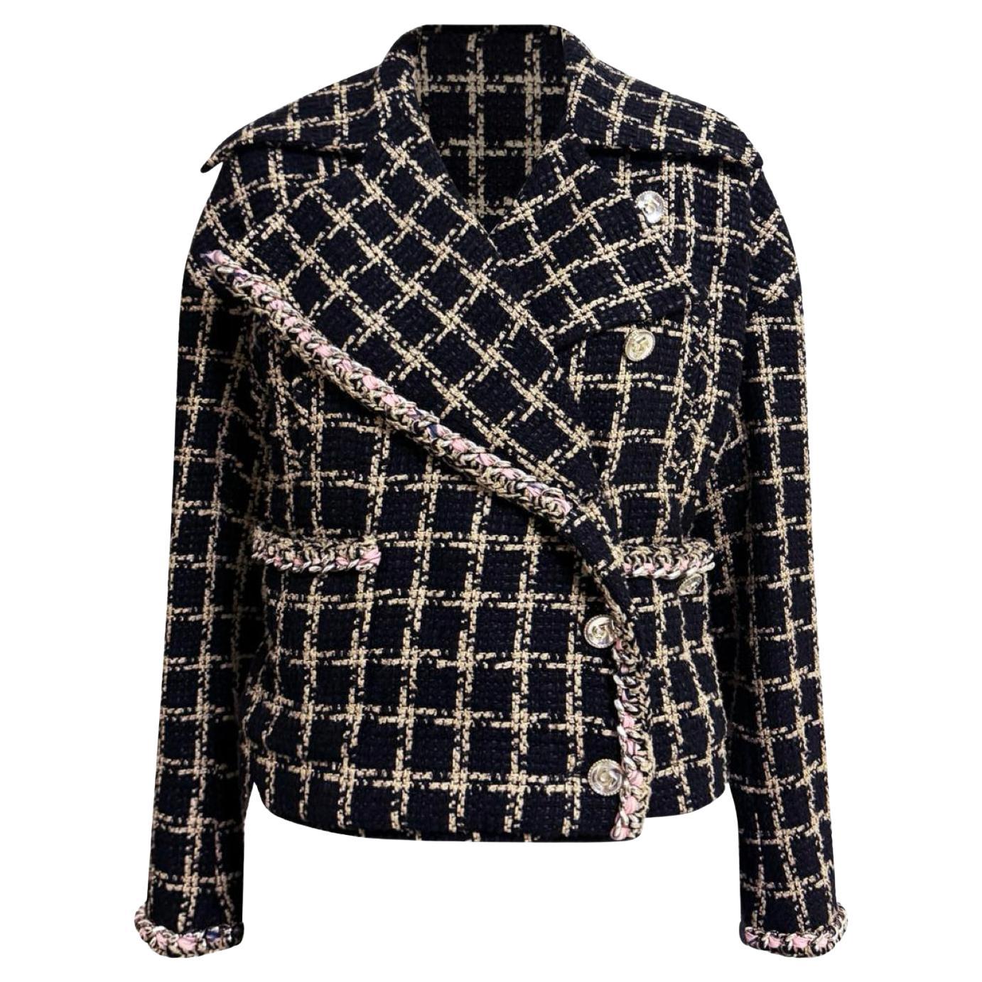 Chanel New 2021 Ad Campaign Chain Trim Black Tweed Jacket 36 FR For Sale
