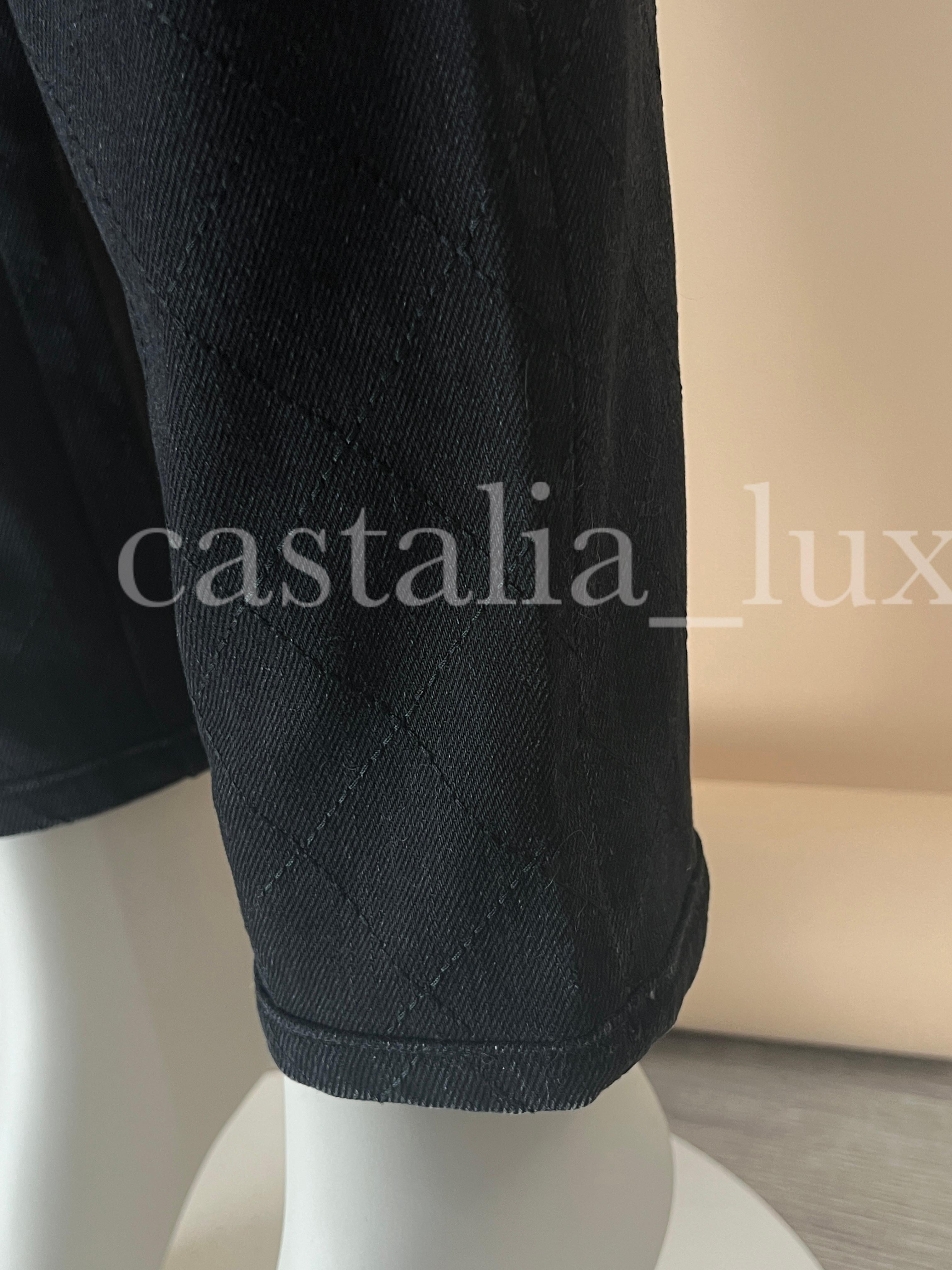 Chanel New 2021 Quilted Black Jeans In New Condition For Sale In Dubai, AE