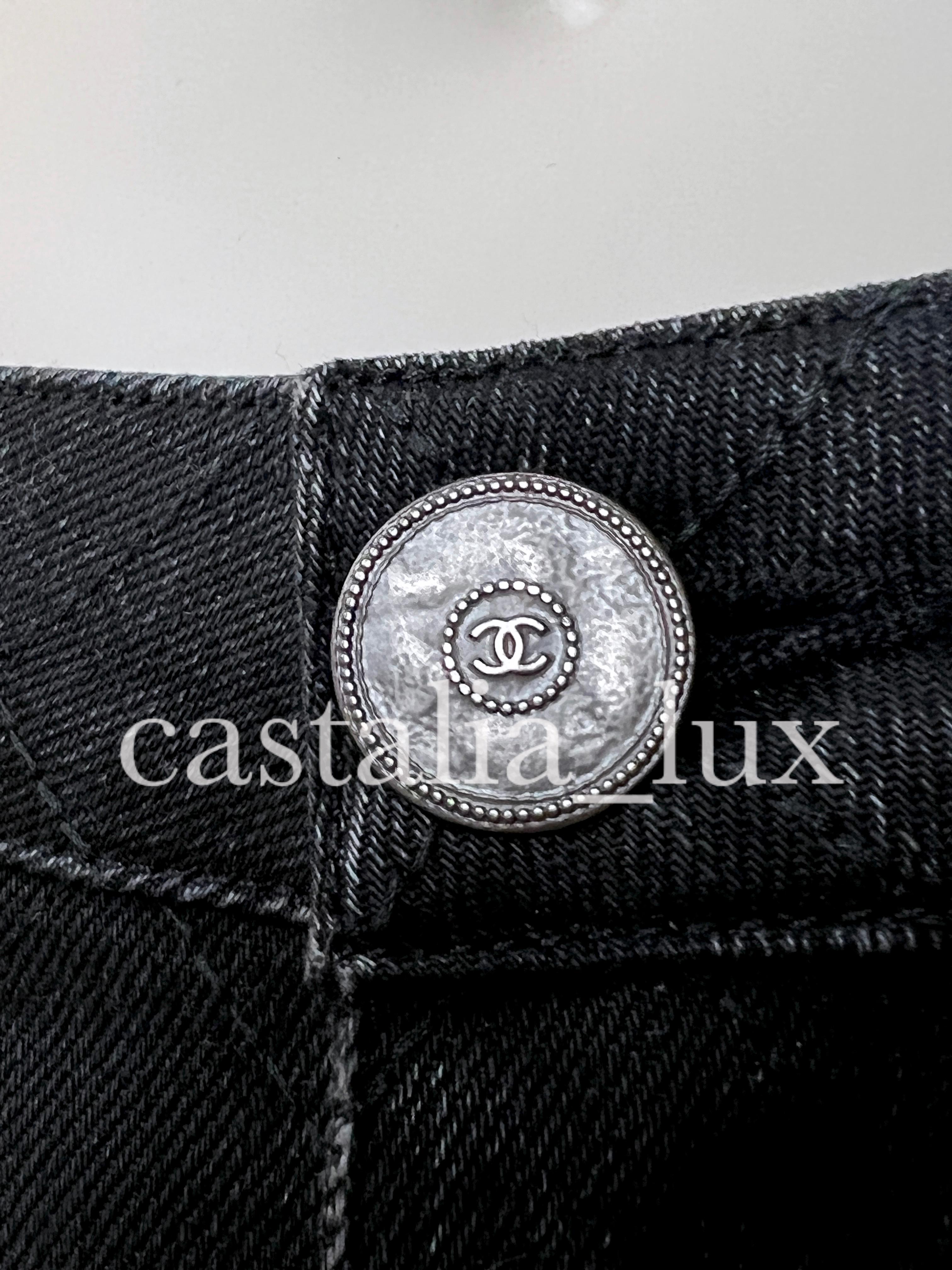 Chanel Neu 2021 Schwarze gesteppte Jeans für Damen oder Herren im Angebot