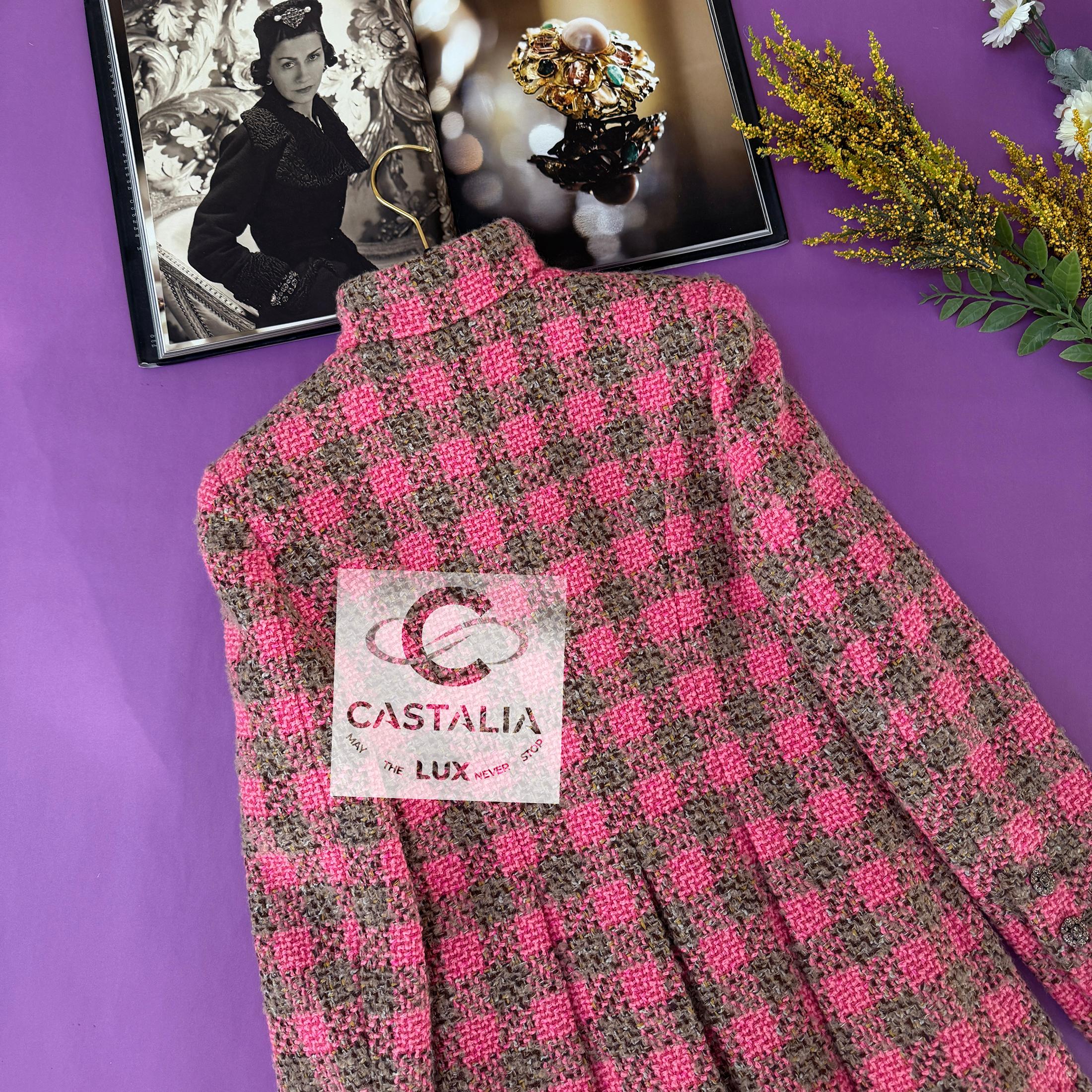 Chanel New 2022 Ad Campaign Pink Tweed Jacket 34 FR For Sale 12