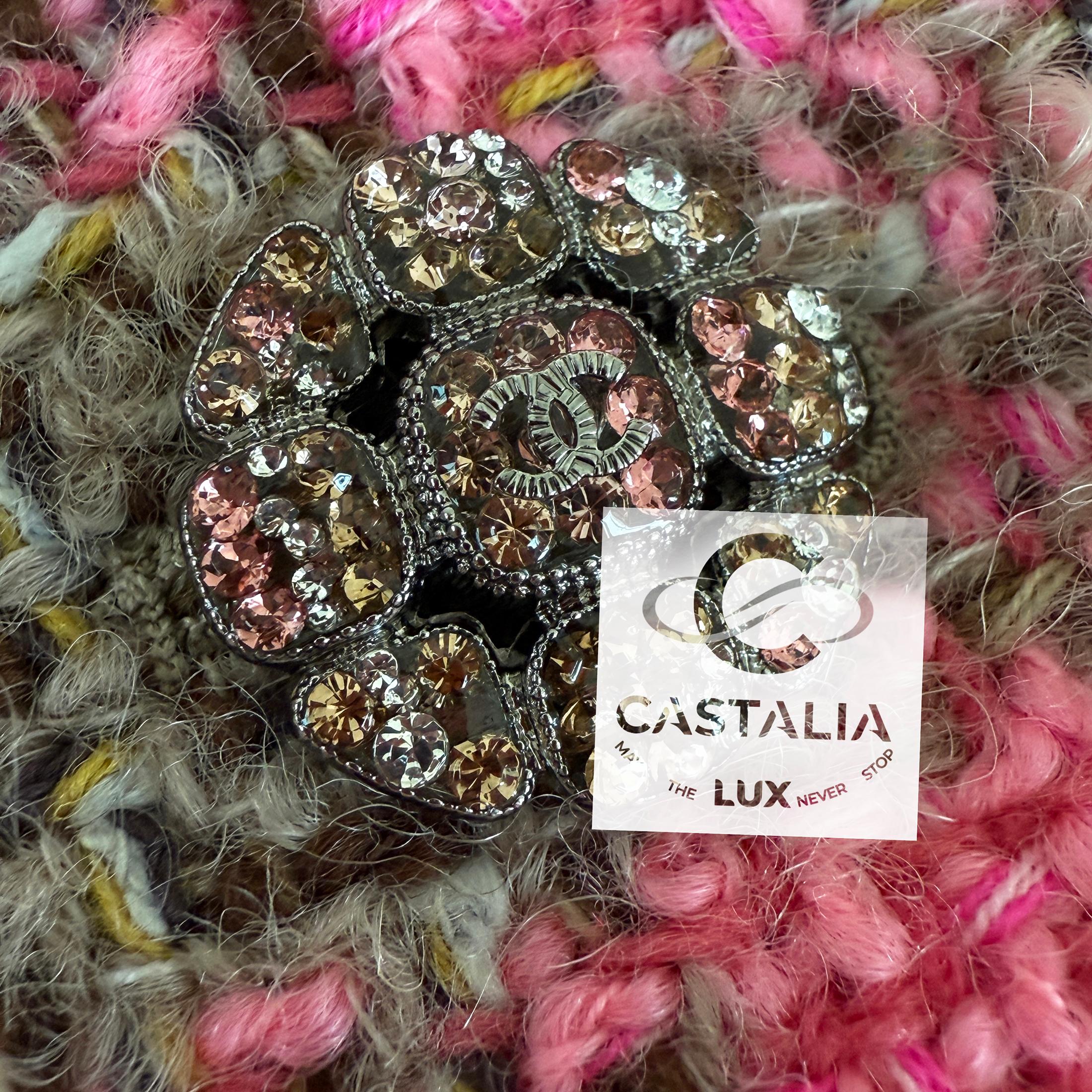 Chanel New 2022 Campaigner Giacca di tweed rosa 34 FR in vendita 4