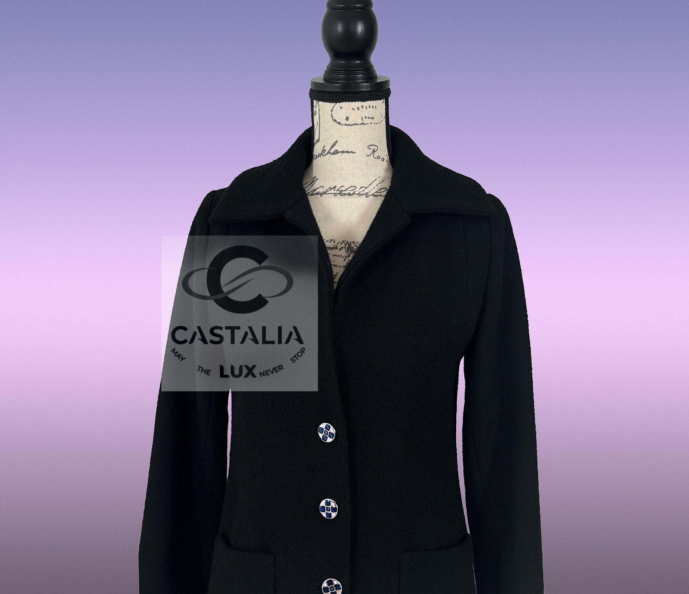 Chanel New 2022 Giacca in tweed nero con bottoni Gripoix 38 FR in vendita 5