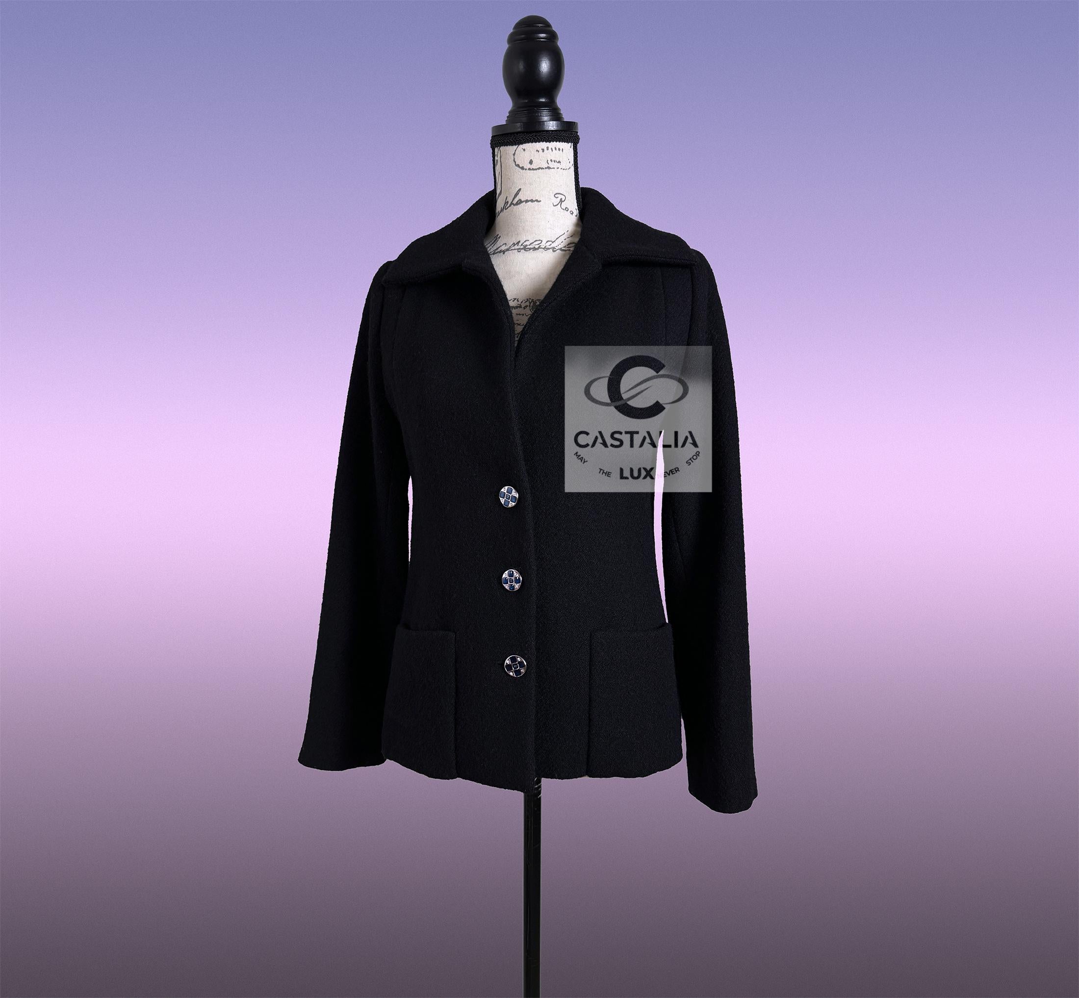 Chanel New 2022 Giacca in tweed nero con bottoni Gripoix 38 FR in vendita 8