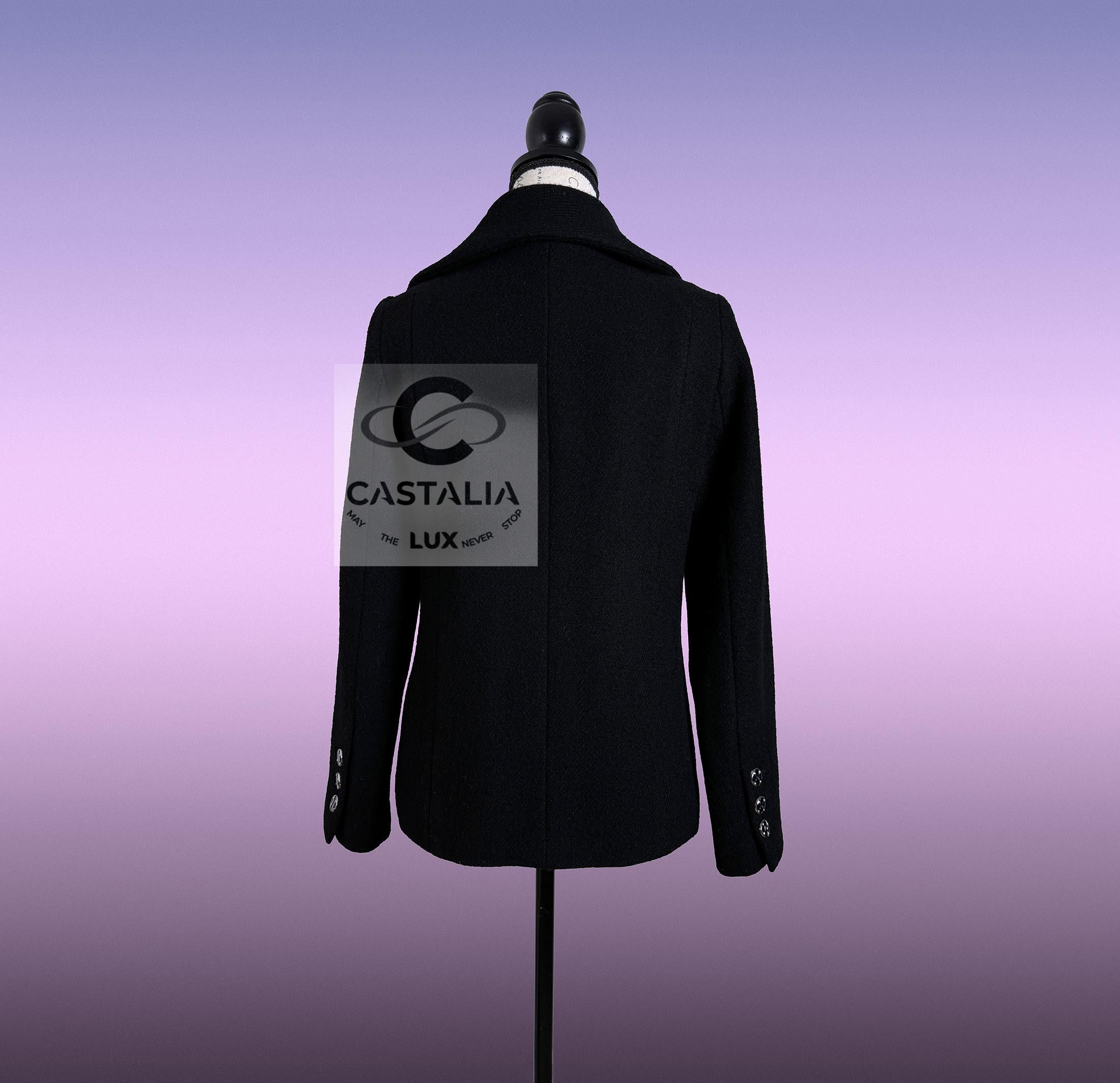 Chanel New 2022 Giacca in tweed nero con bottoni Gripoix 38 FR in vendita 12