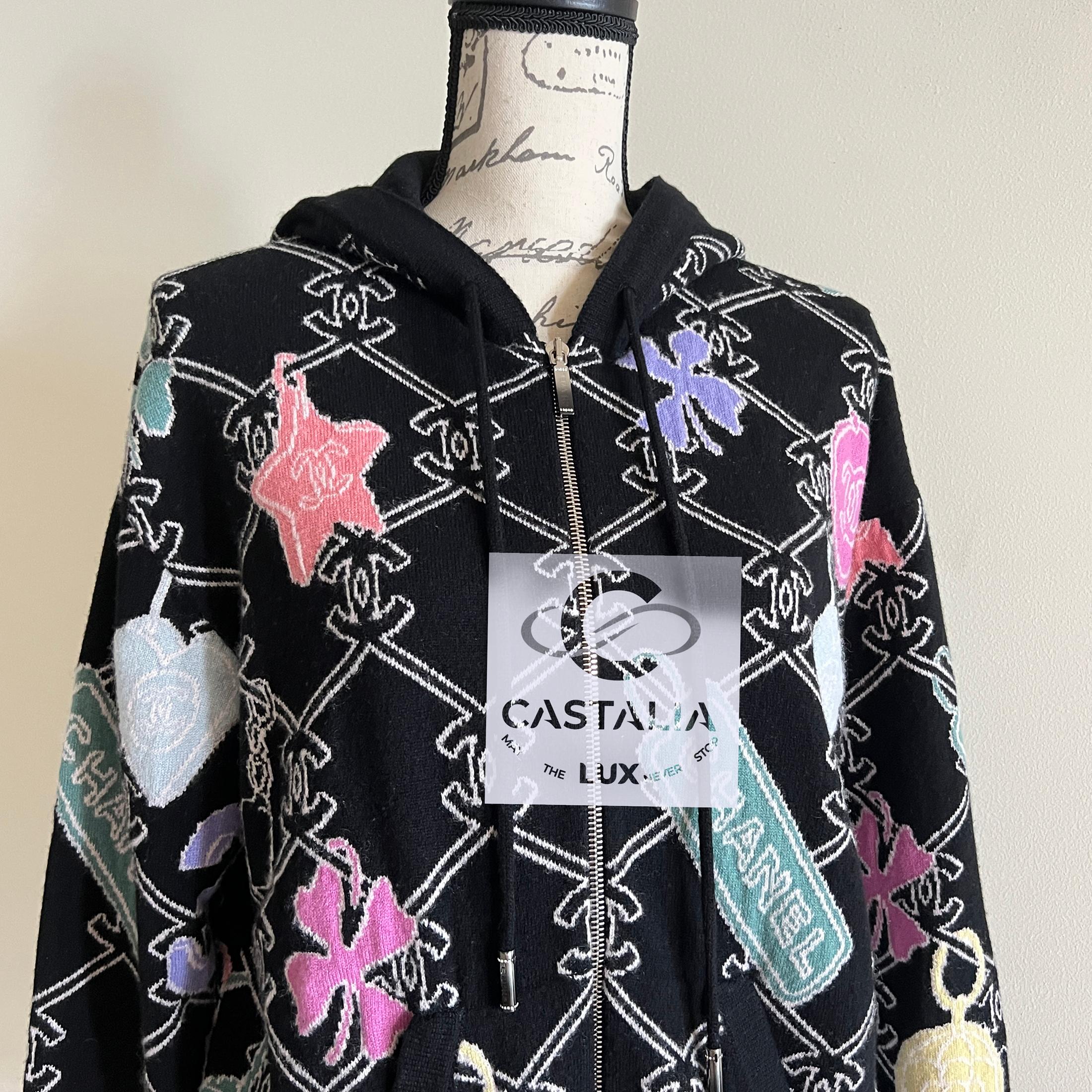 Chanel New 2022 CC Logo Cardigan Sudadera con capucha 34 FR en venta 6