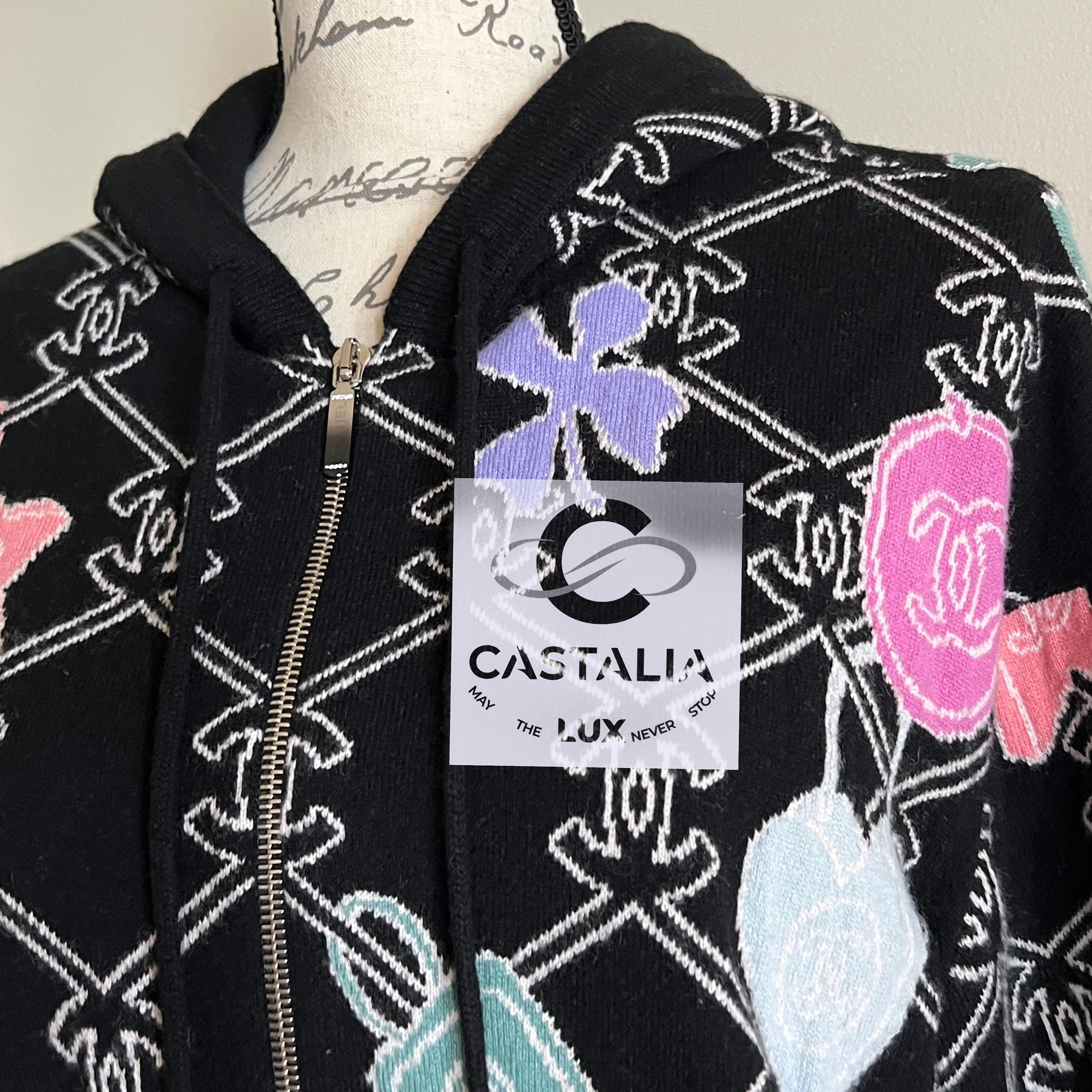 Chanel New 2022 CC Logo Cardigan Sudadera con capucha 34 FR en venta 7