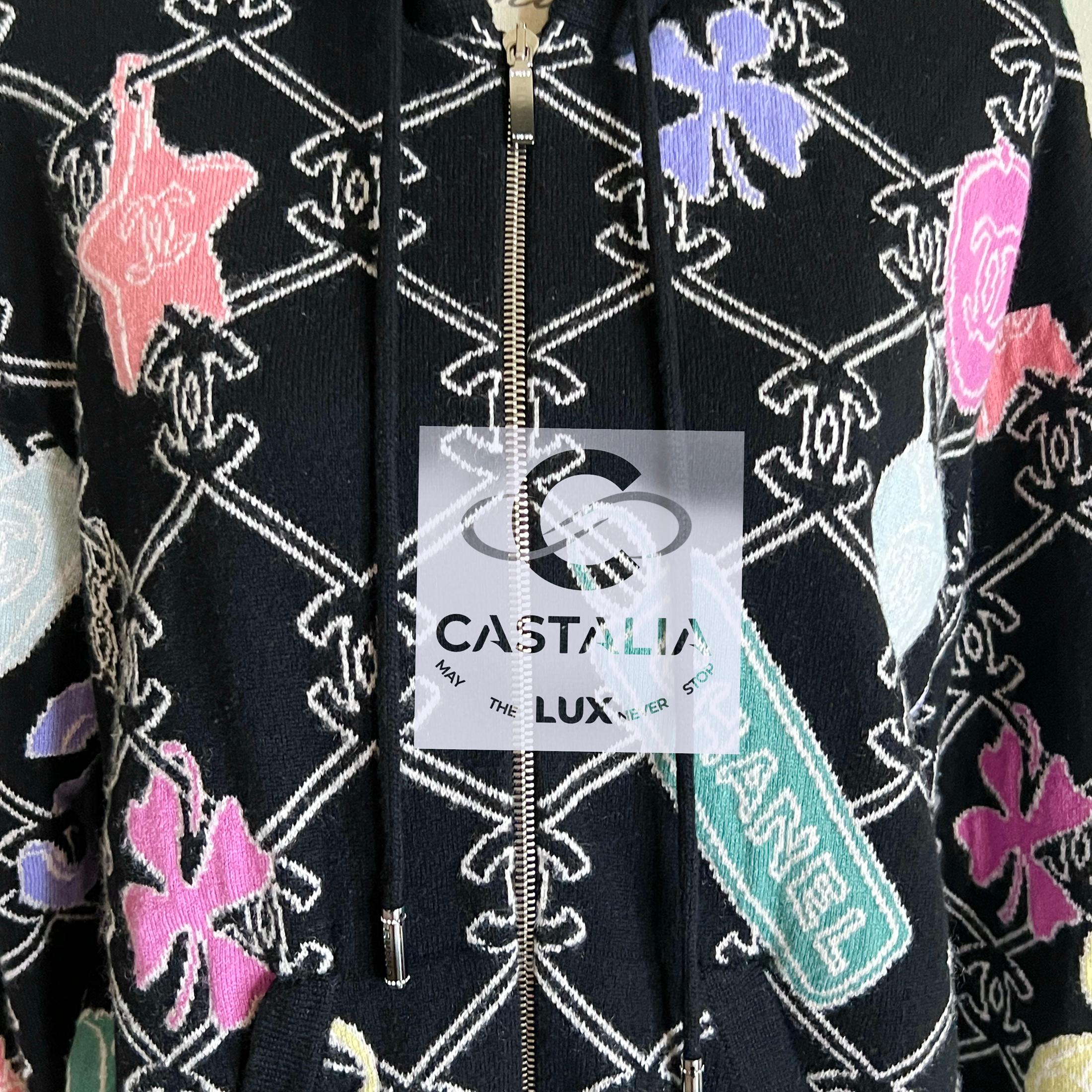 Chanel New 2022 CC Logo Cardigan Sudadera con capucha 34 FR en venta 9