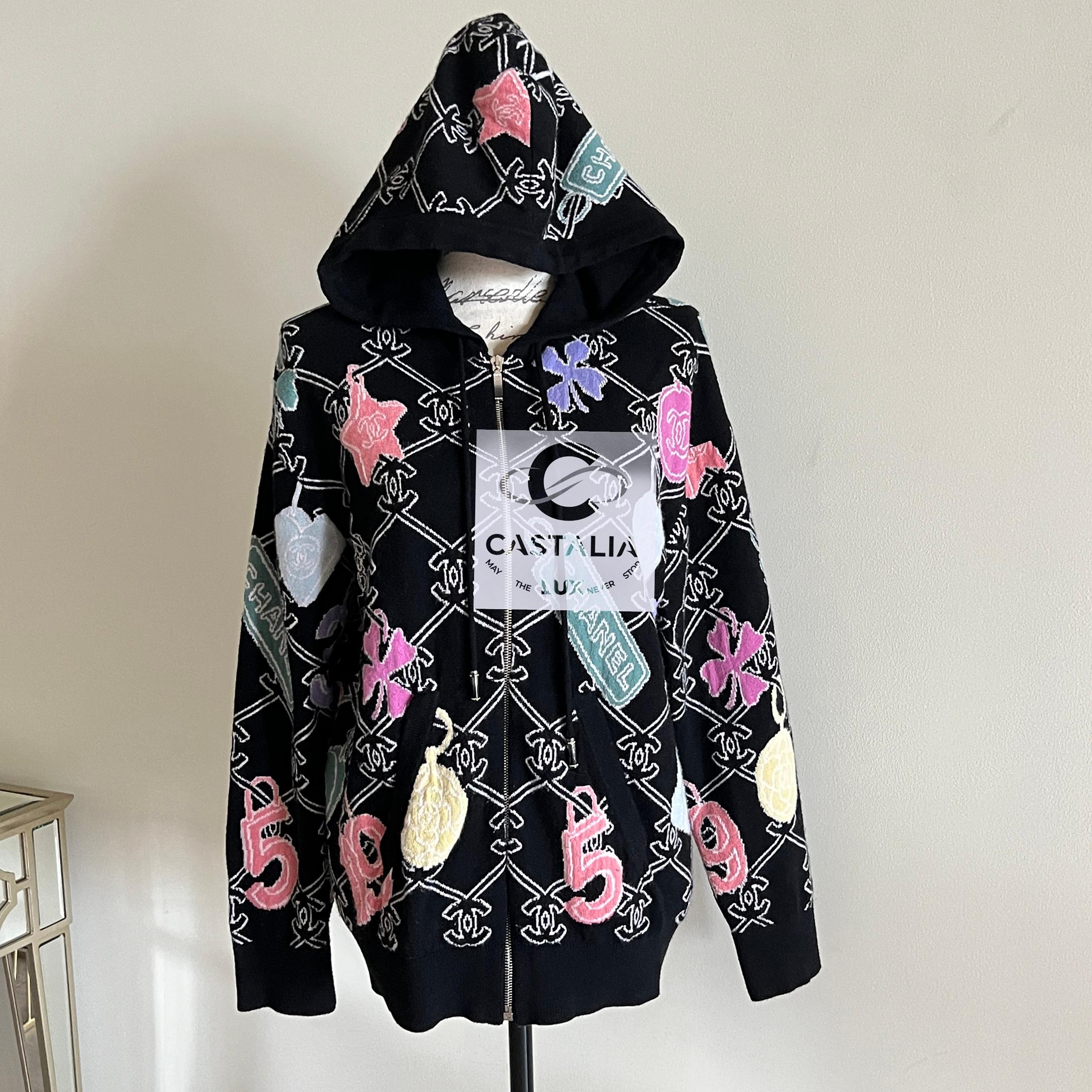 Chanel New 2022 CC Logo Cardigan Sudadera con capucha 34 FR en venta 10