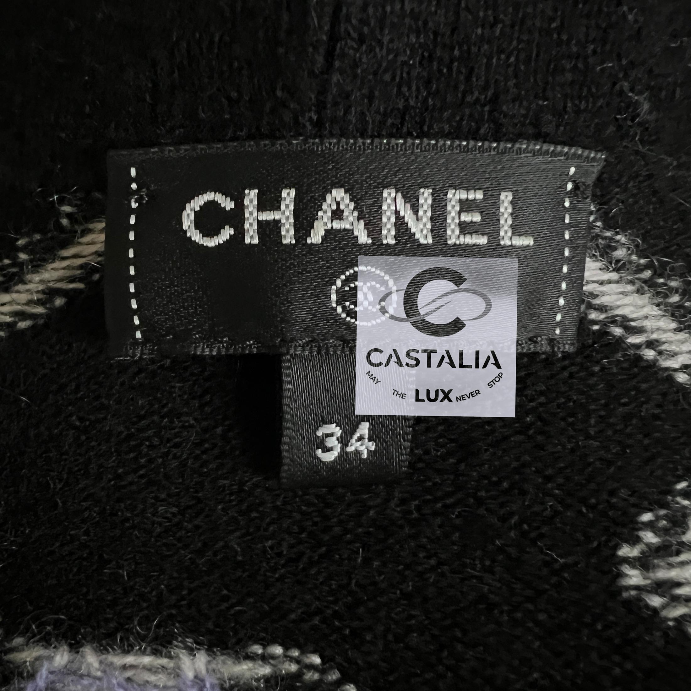 Chanel New 2022 CC Logo Cardigan Sudadera con capucha 34 FR en venta 14