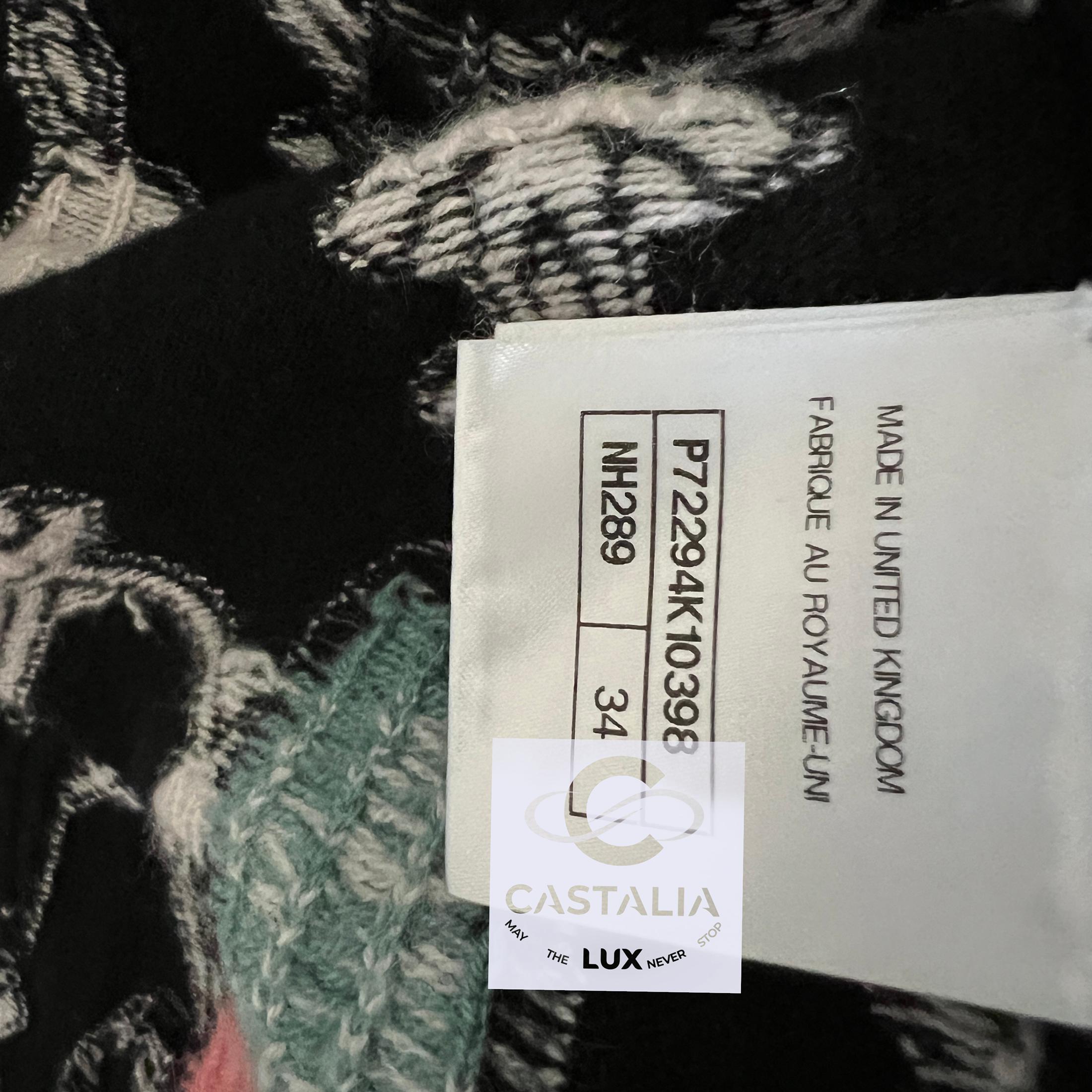 Chanel New 2022 CC Logo Cardigan Sudadera con capucha 34 FR en venta 15