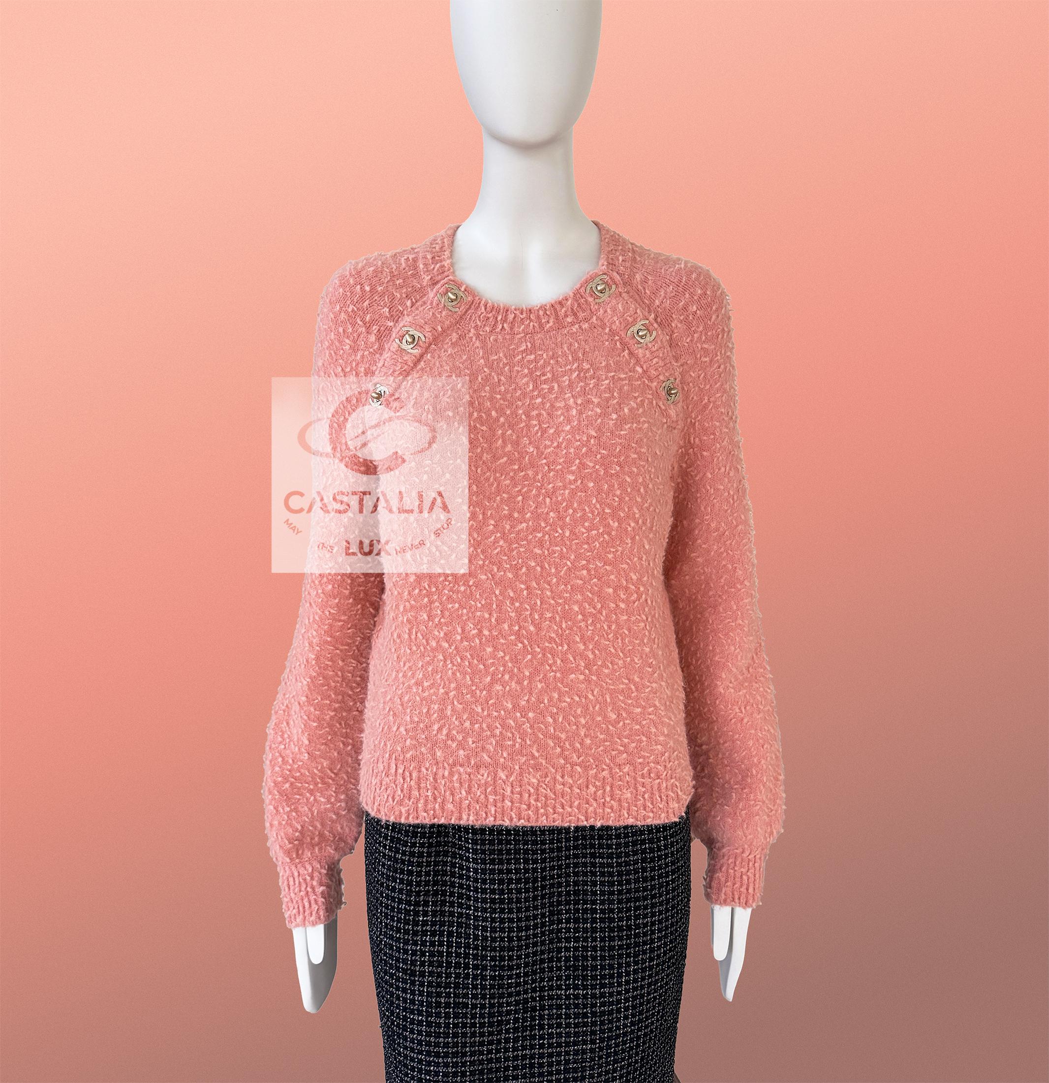 Chanel New 2022 Iconic CC Turnlock Jumper 34 FR In condizioni Nuovo in vendita a Dubai, AE