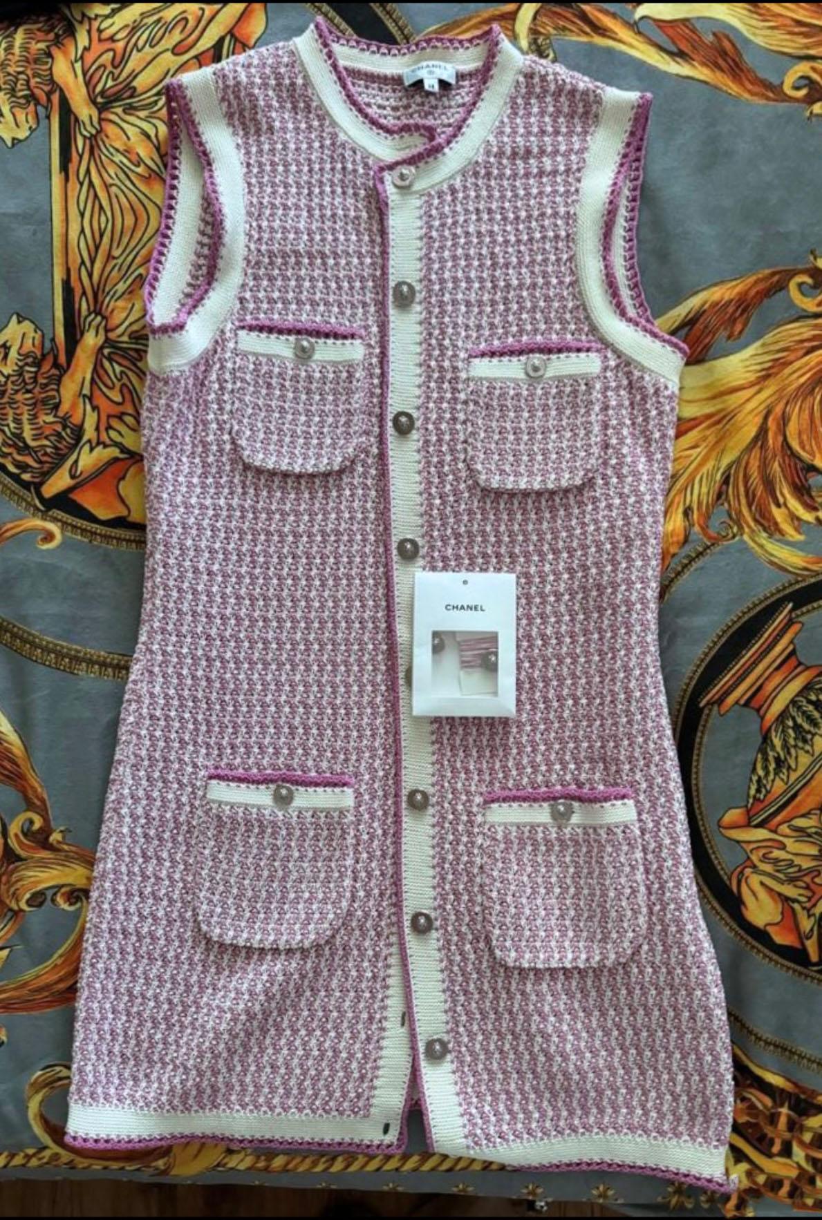 Chanel New 2022 Spring CC Buttons Knit DressNew Chanel ecru knit dress with CC b 3