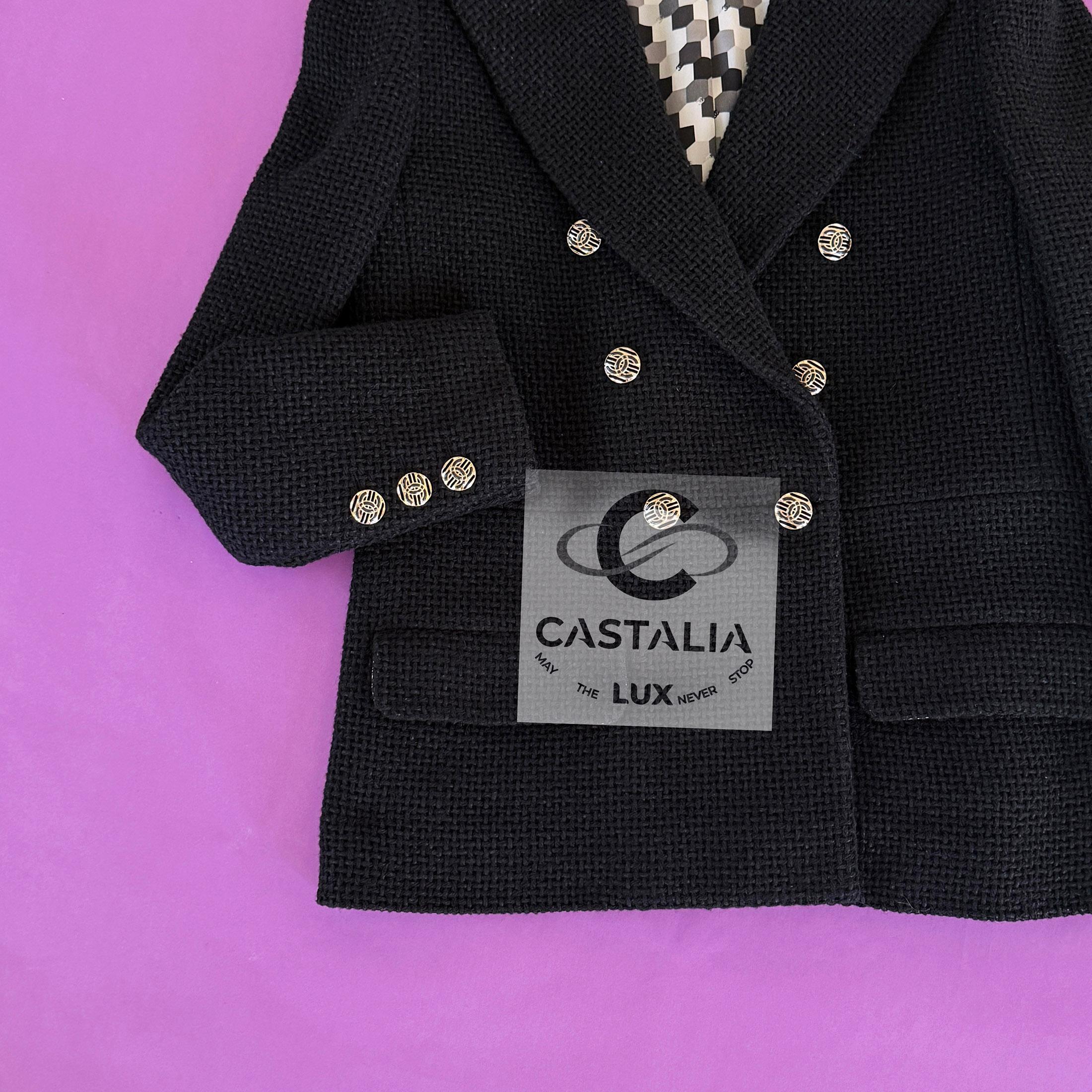 Chanel New 2022 Timeless Black Tweed Jacket 40 FR For Sale 10