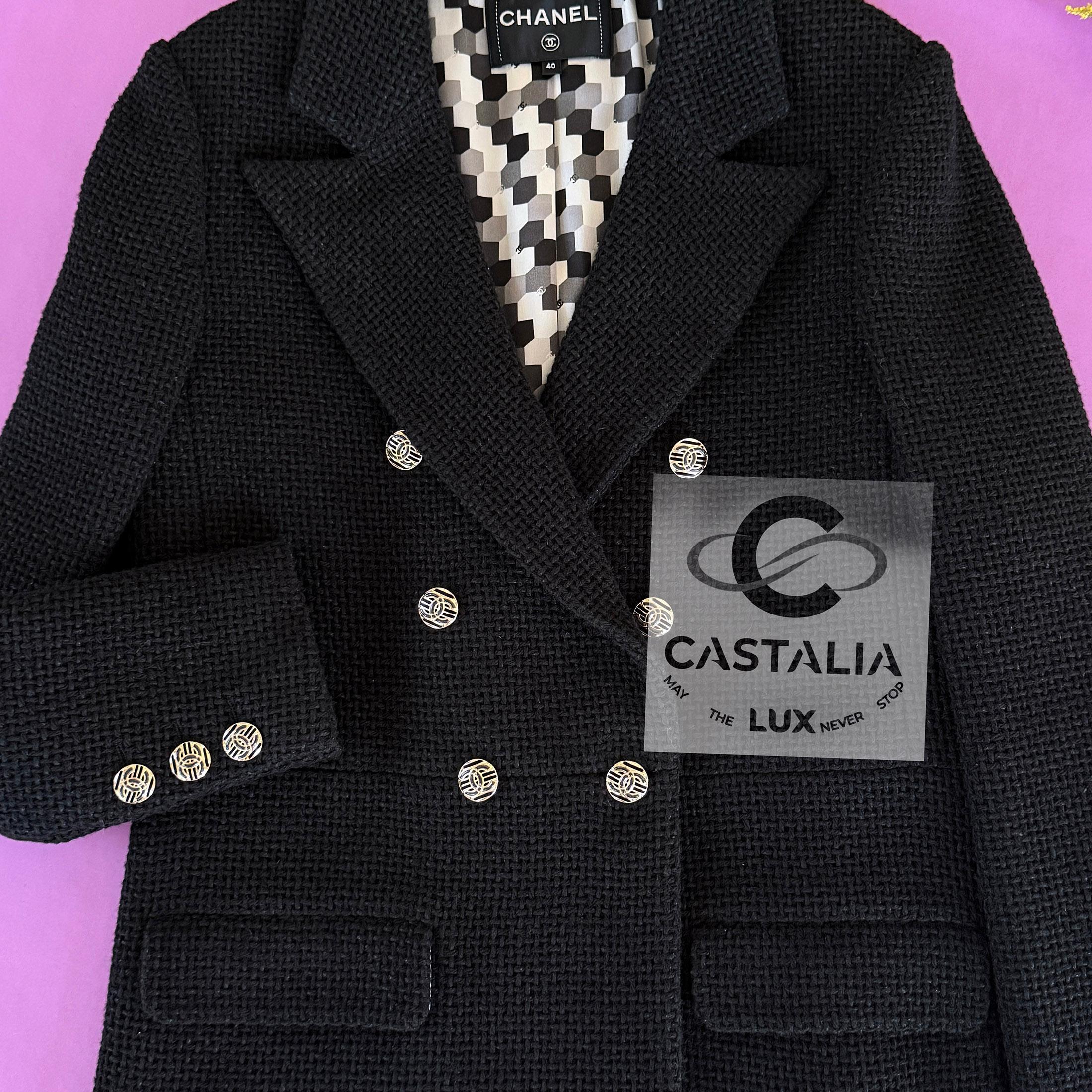 Chanel New 2022 Timeless Black Tweed Jacket 40 FR For Sale 1