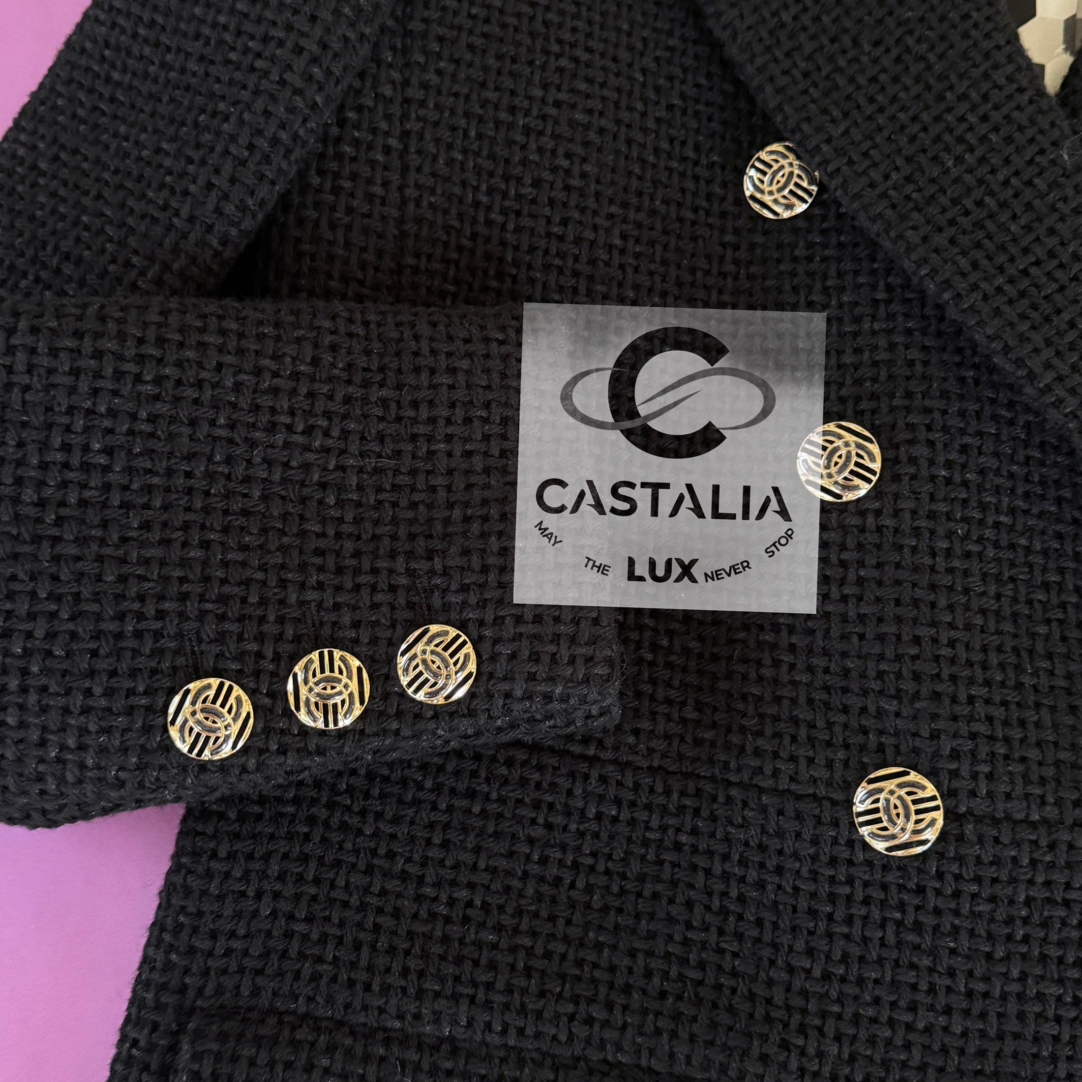 Chanel New 2022 Timeless Black Tweed Jacket 40 FR For Sale 4