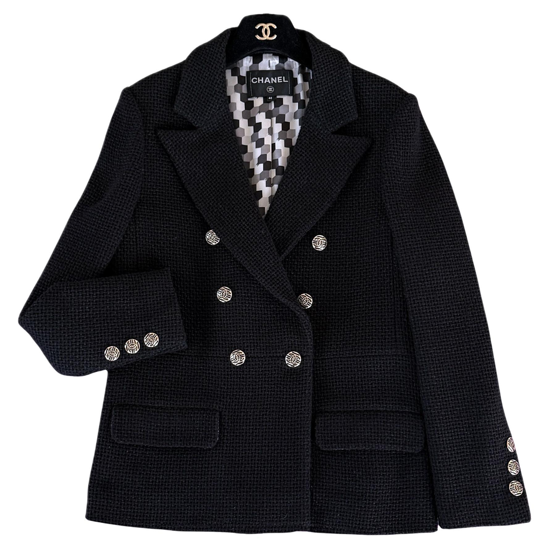 Chanel New 2022 Timeless Black Tweed Jacket 40 FR For Sale