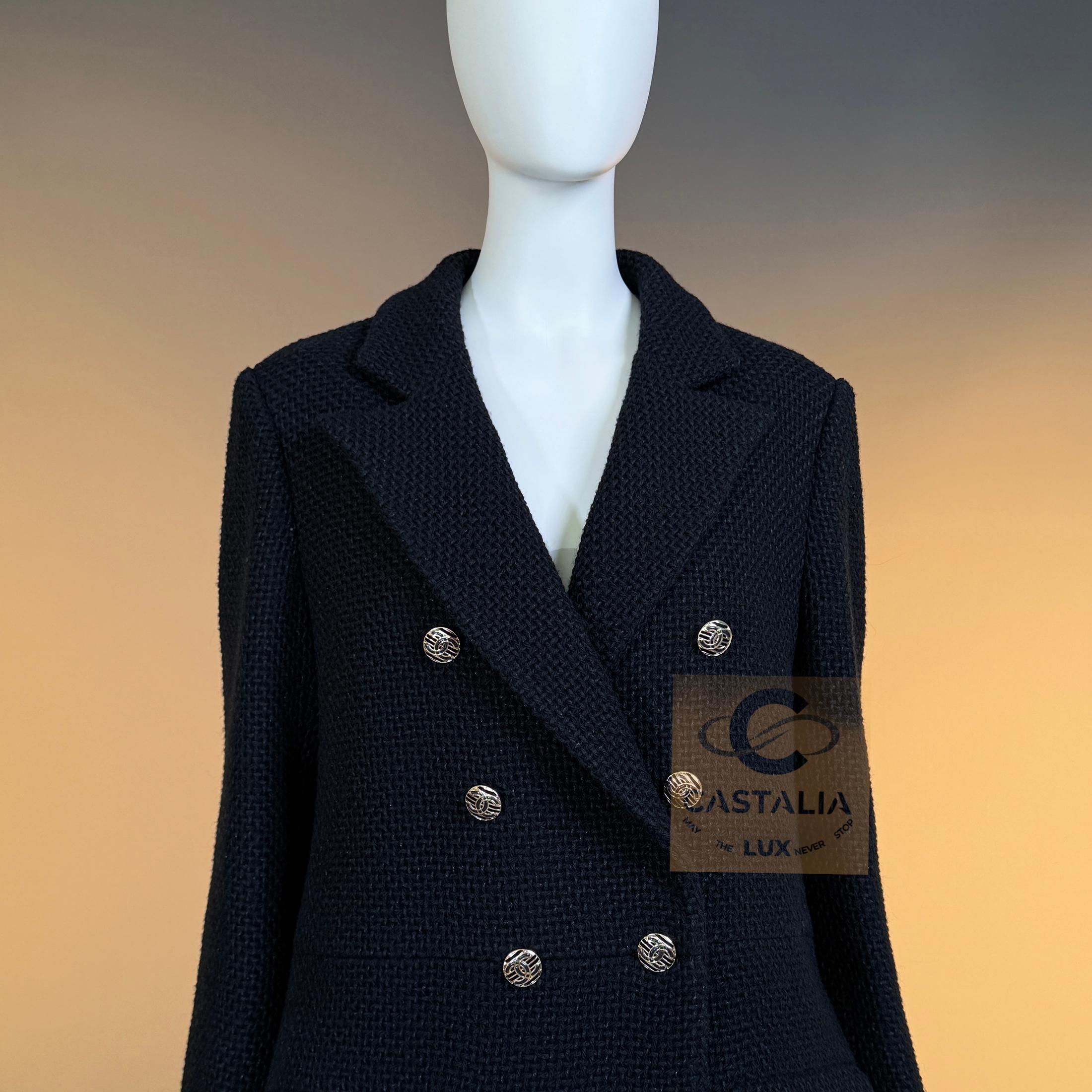 CHANEL New 2022 Chaqueta intemporal de tweed negro 40 FR en venta 2