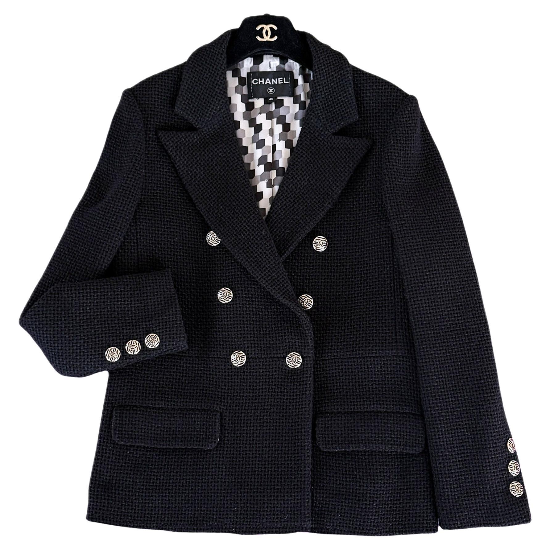 Chanel New 2022 Timeless Black Tweed Jacket (Veste en tweed noir) en vente
