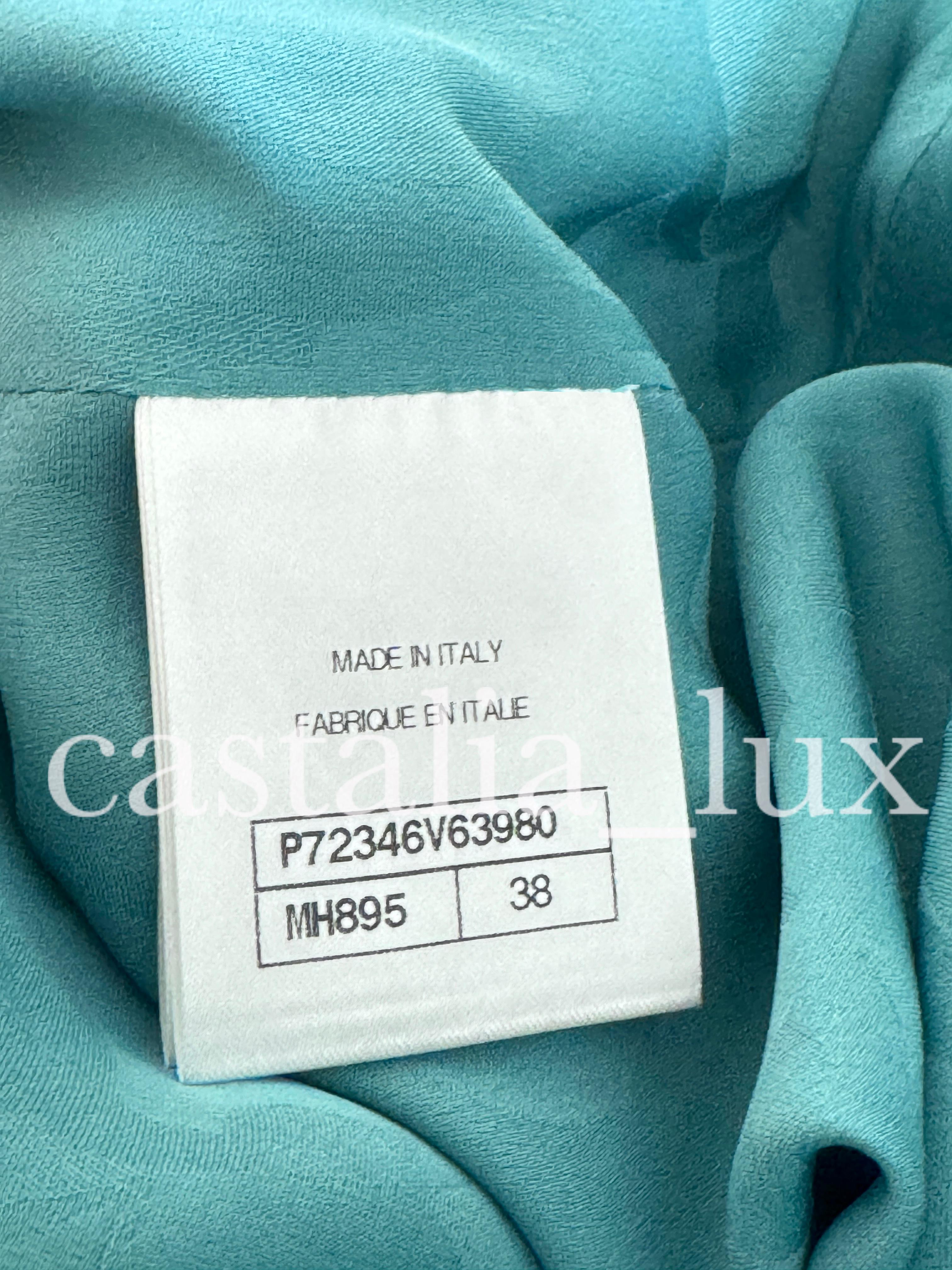 Chanel New 2022 Turquoise Tweed and Denim Jacket For Sale 15