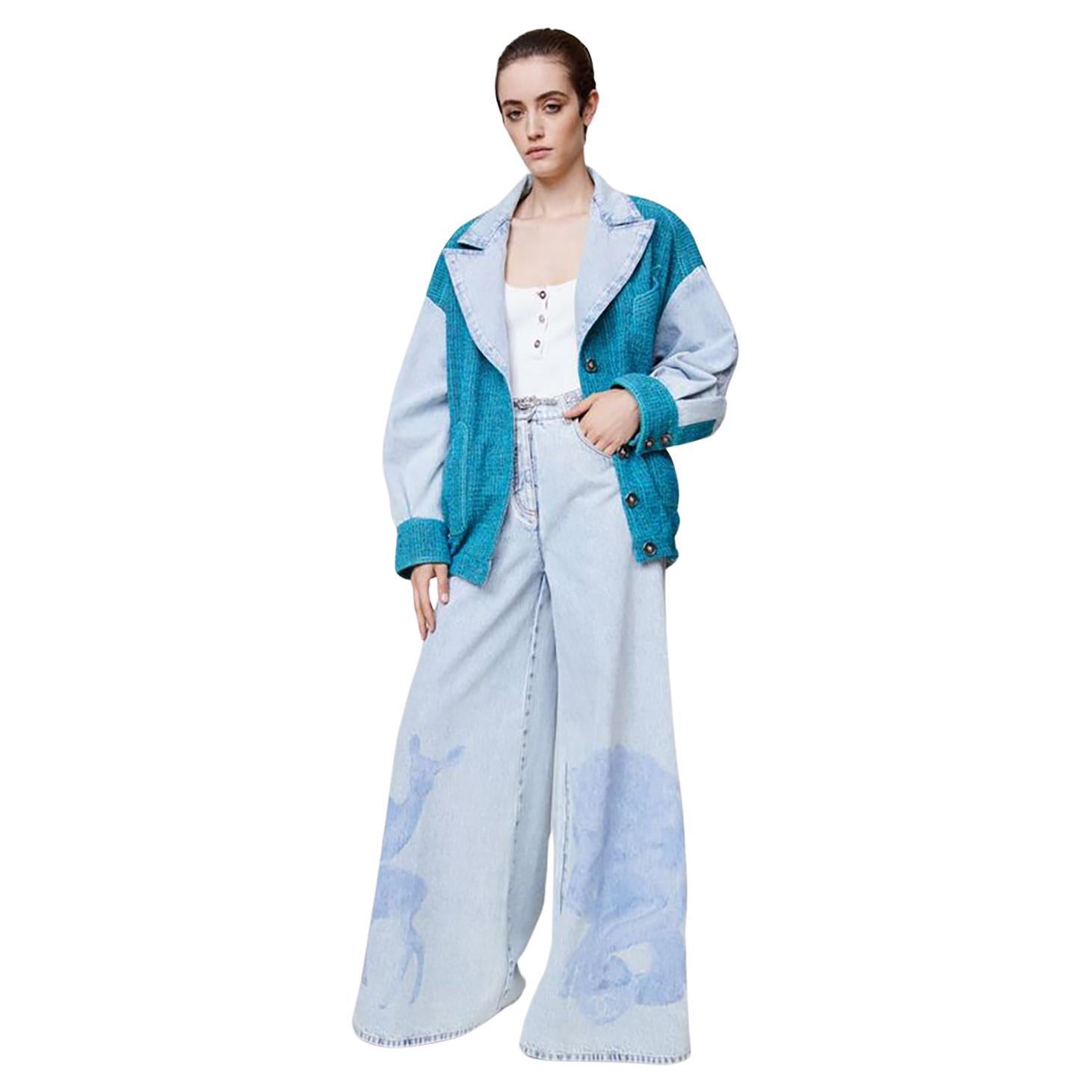New super stylish Chanel turquoise tweed and denim bomber jacket from 2022 Spring Collection by Virginie Viard, 22P
- stunning turquoise blue colour shade
- CC logo hologram buttons with lion heads
- on-trend oversized silhouette
- tonal silk lining