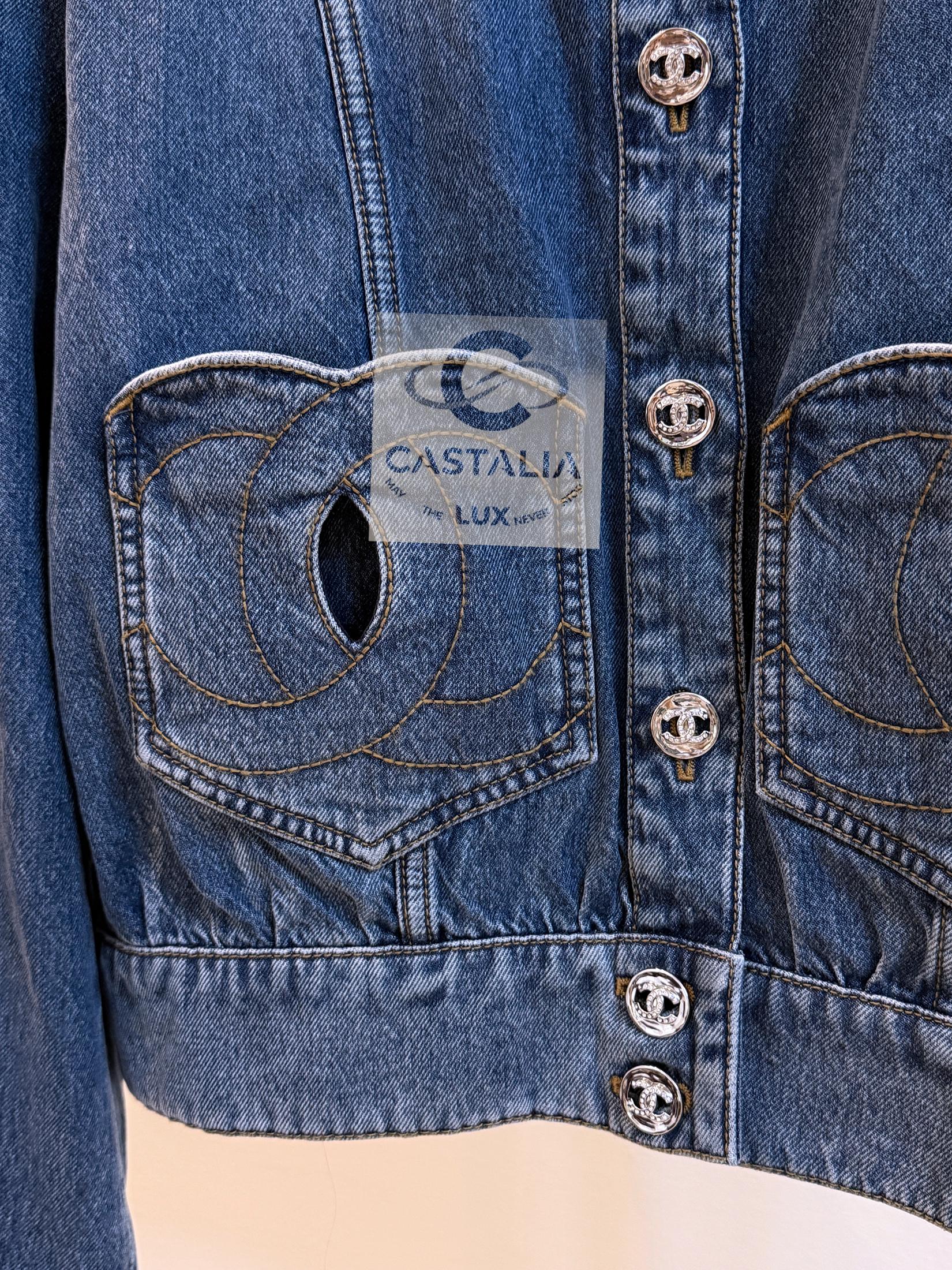 Chanel New 2024 CC Heart Patches Denim Jacket 36 FR en vente 6
