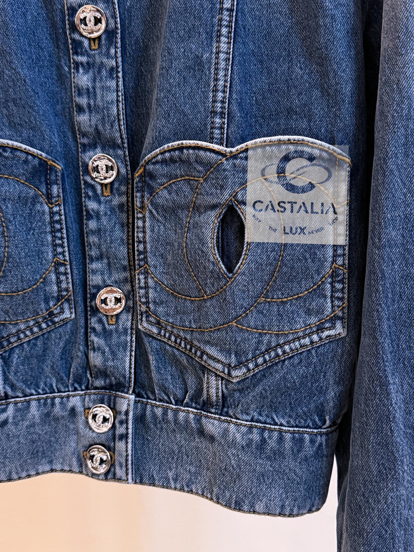 Chanel New 2024 CC Heart Patches Denim Jacket 36 FR en vente 11