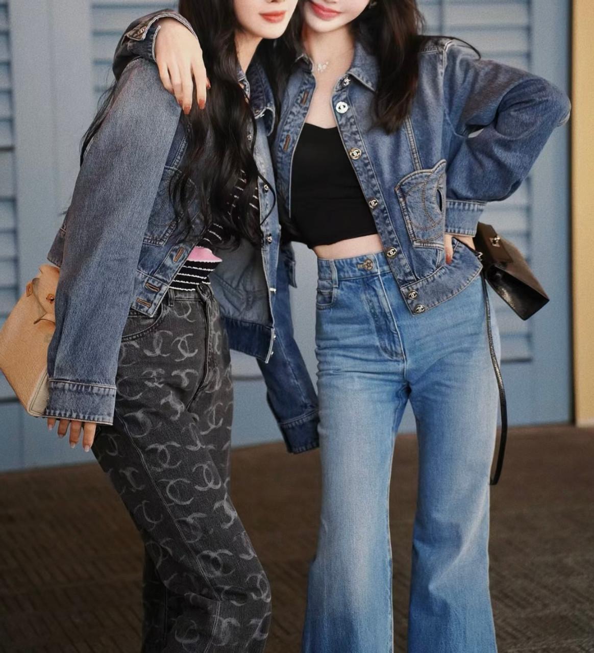 Chanel New 2024 CC Heart Patches Denim Jacket 36 FR en vente 2