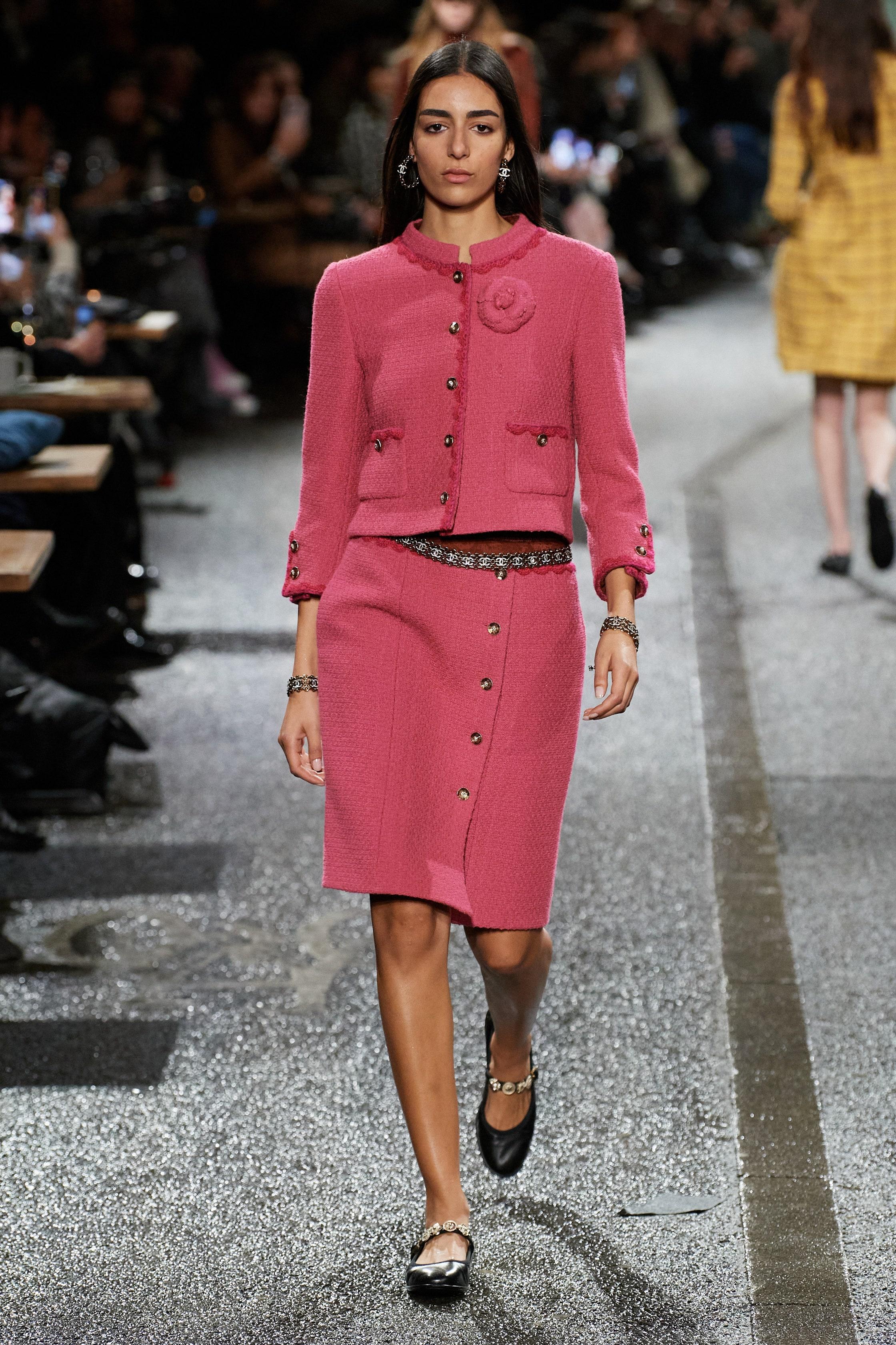 da uomo o donna Chanel New 2024 Paris / Manchester Ad Campaigner Giacca in tweed fucsia 38 FR in vendita