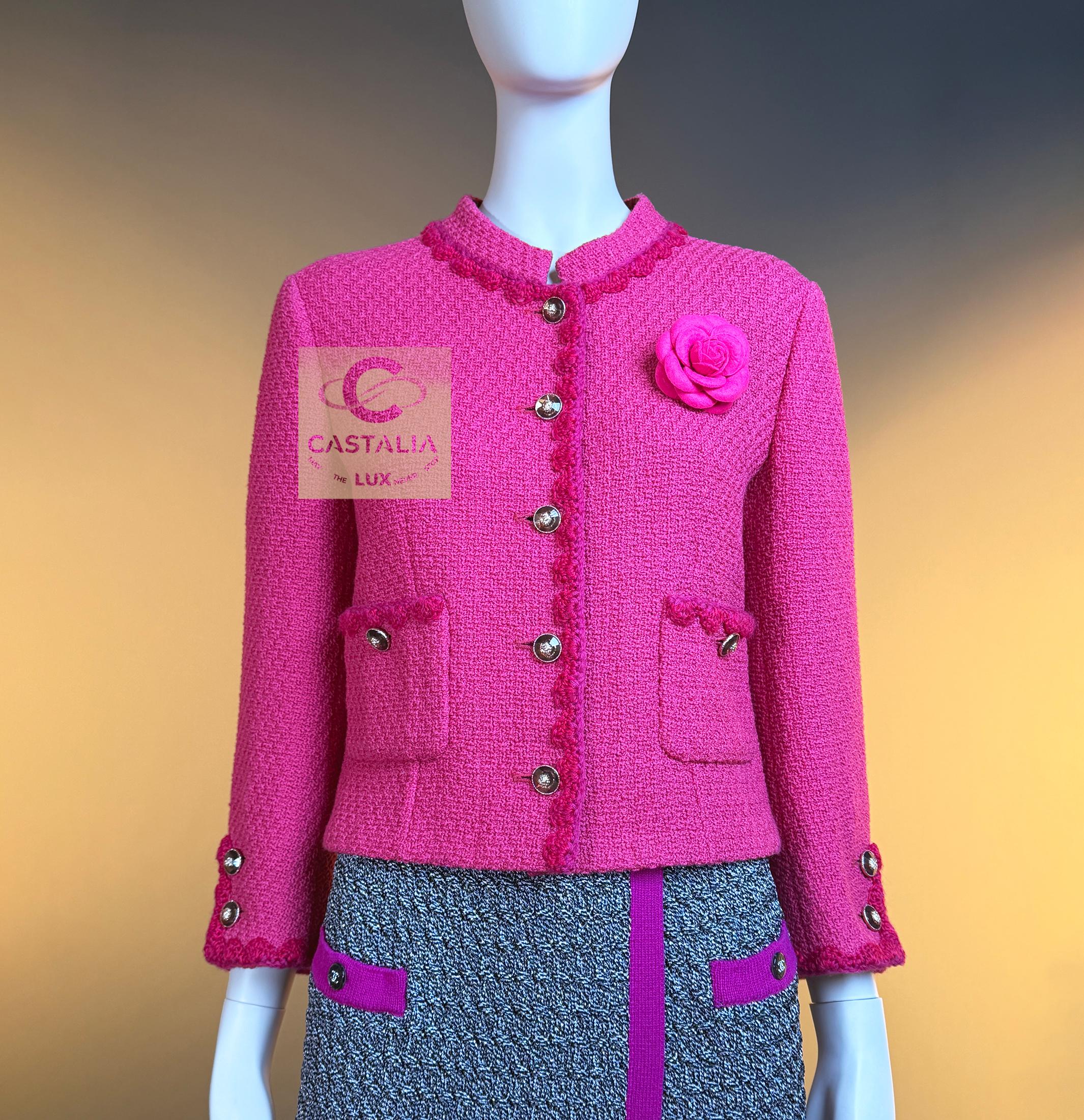CHANEL New 2024 Paris / Manchester Fuchsia Tweed Jacke 38 FR im Angebot 8