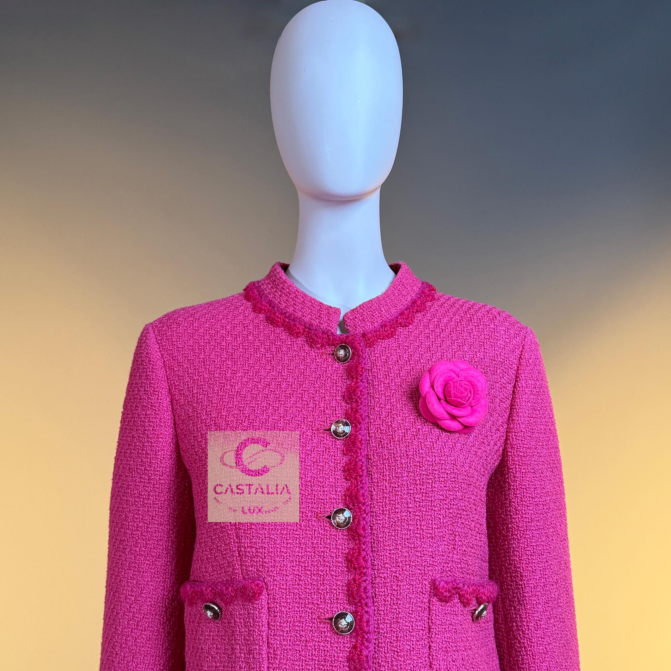 CHANEL New 2024 Paris / Manchester Fuchsia Tweed Jacke 38 FR im Angebot 2