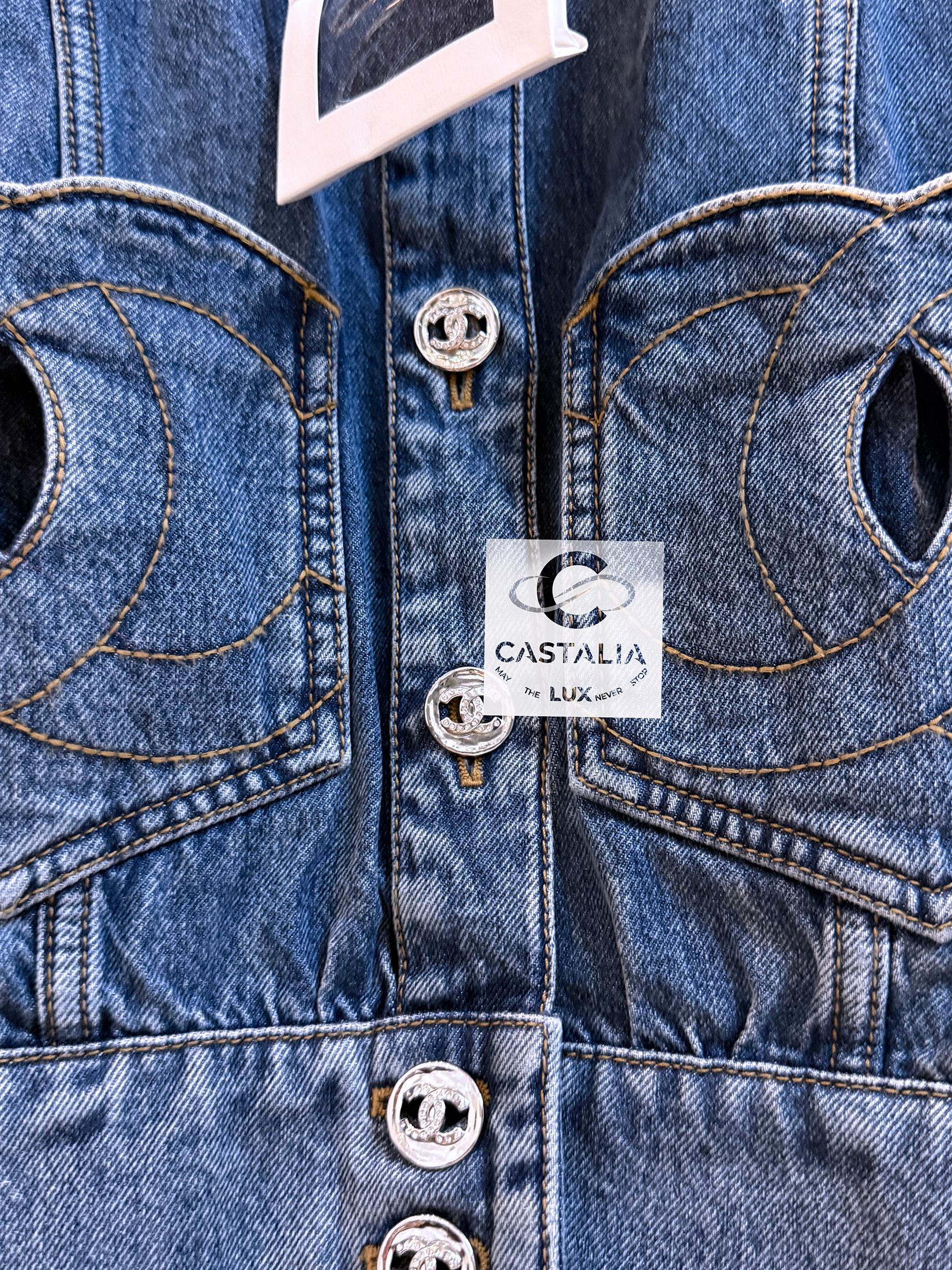 Chanel New 2024 Spring CC Heart Logo Denim Jacket 40 FR For Sale 9