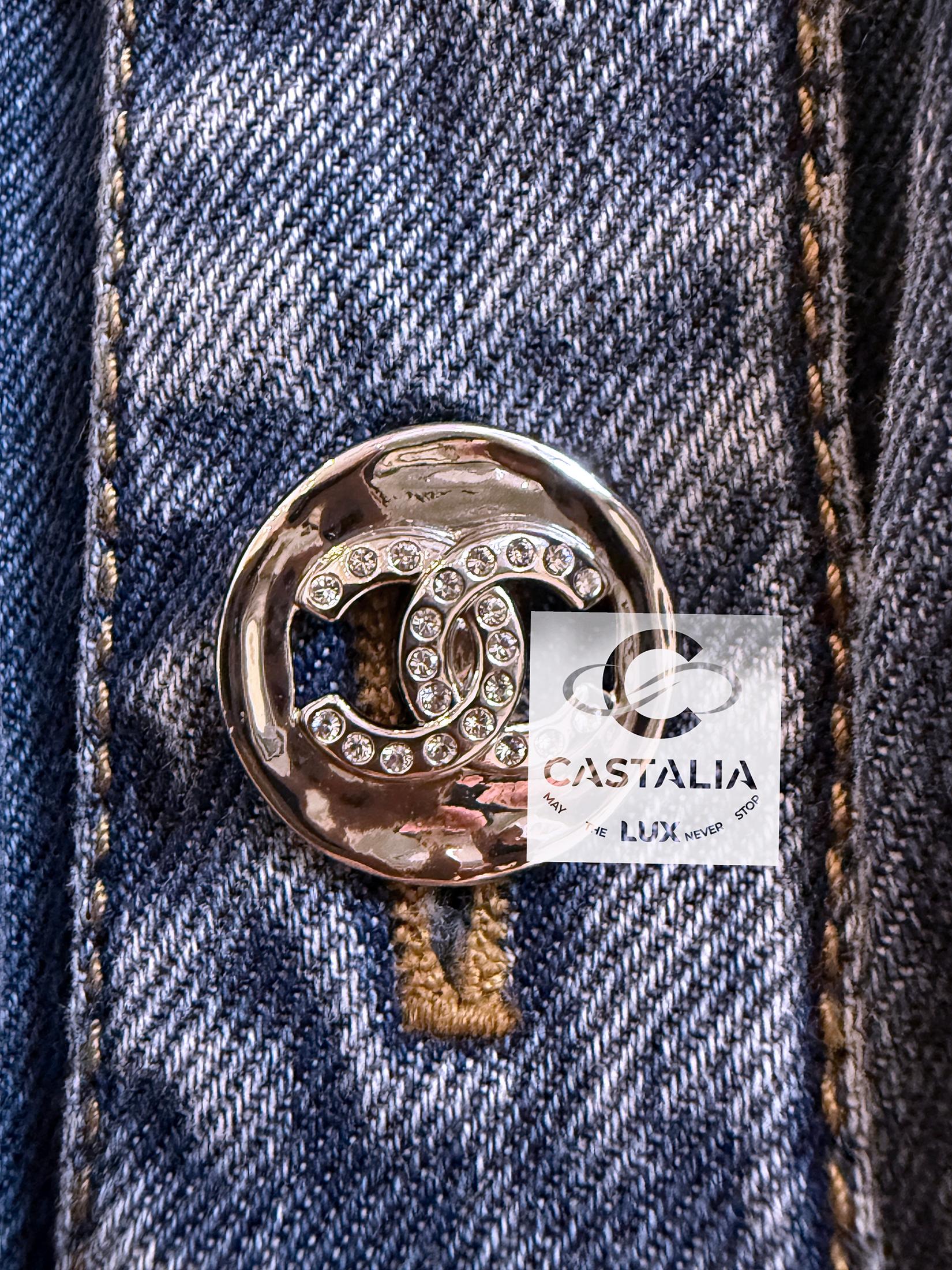 Chanel New 2024 Spring CC Heart Logo Denim Jacket 40 FR For Sale 10